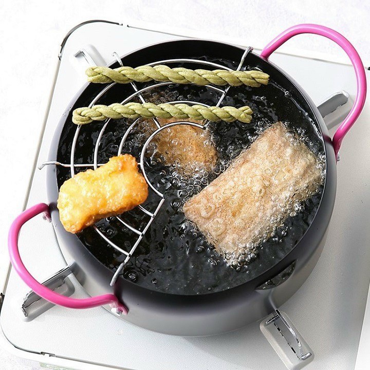 Nồi Chiên Lọc Dầu Xuất Nhật Size 18cm, Tặng Kèm 1 Vĩ Gác Ráo Dầu. Nồi Chiên Chống Dính Nhỏ Xinh. Làm Từ Thép Không Gỉ Sét, Tiện Dụng, An Toàn. Dùng Được Ở Bếp Ga, Bếp Điện, Bếp Hồng Ngoại.
