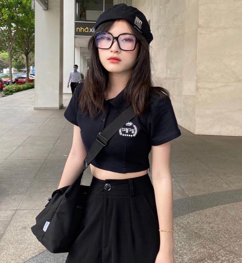Áo kiểu polo croptop thêu chữ hàn xinh cực hot nhé
