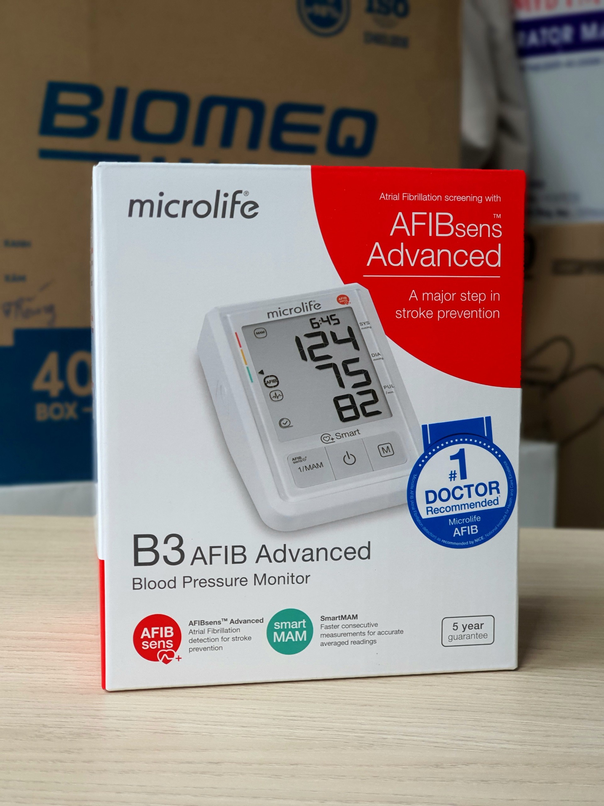 Máy đo huyết áp bắp tay cảnh báo rung nhĩ Microlife B3 AFIB Advanced có kèm adapter - BH 5 năm
