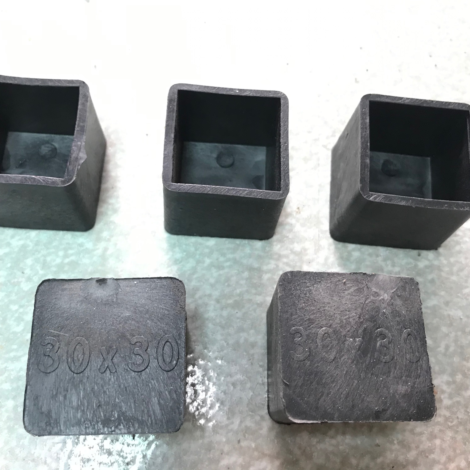 Combo 10 Bịt cao su Ngoài sắt hộp 30x30