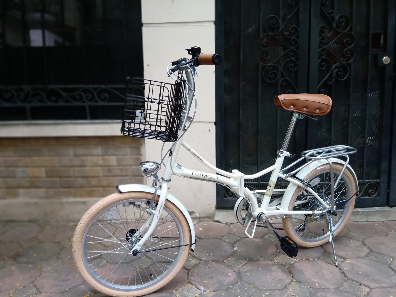 Giỏ xe đạp có thể gấp gọn được, thuận tiện tháo lắp nhanh