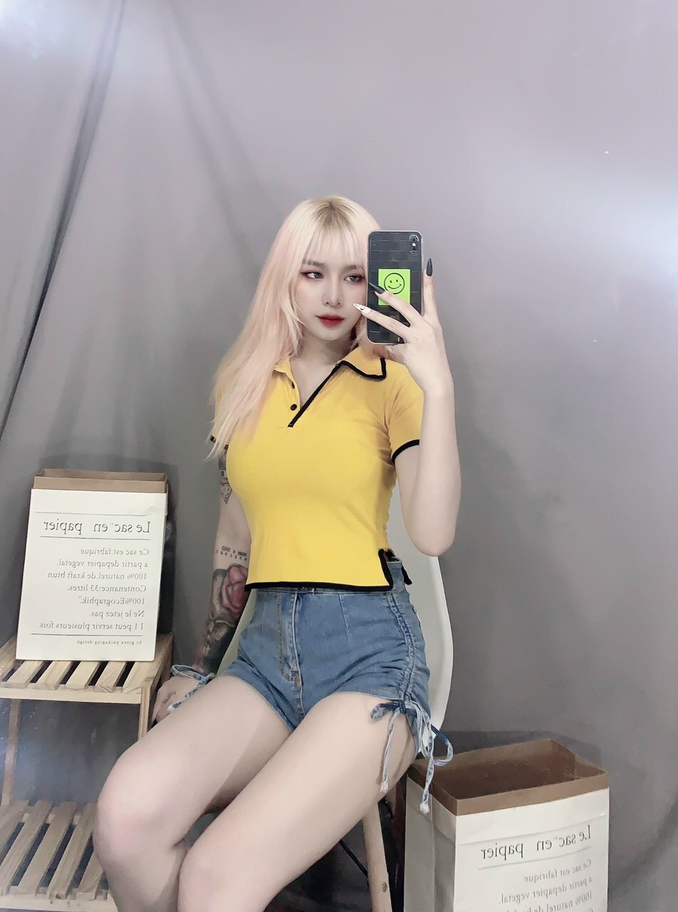 áo thun trơn nữ có cổ bẻ cài nút tay ngắn form ôm phối viền áo dễ phối đồ năng động m6554