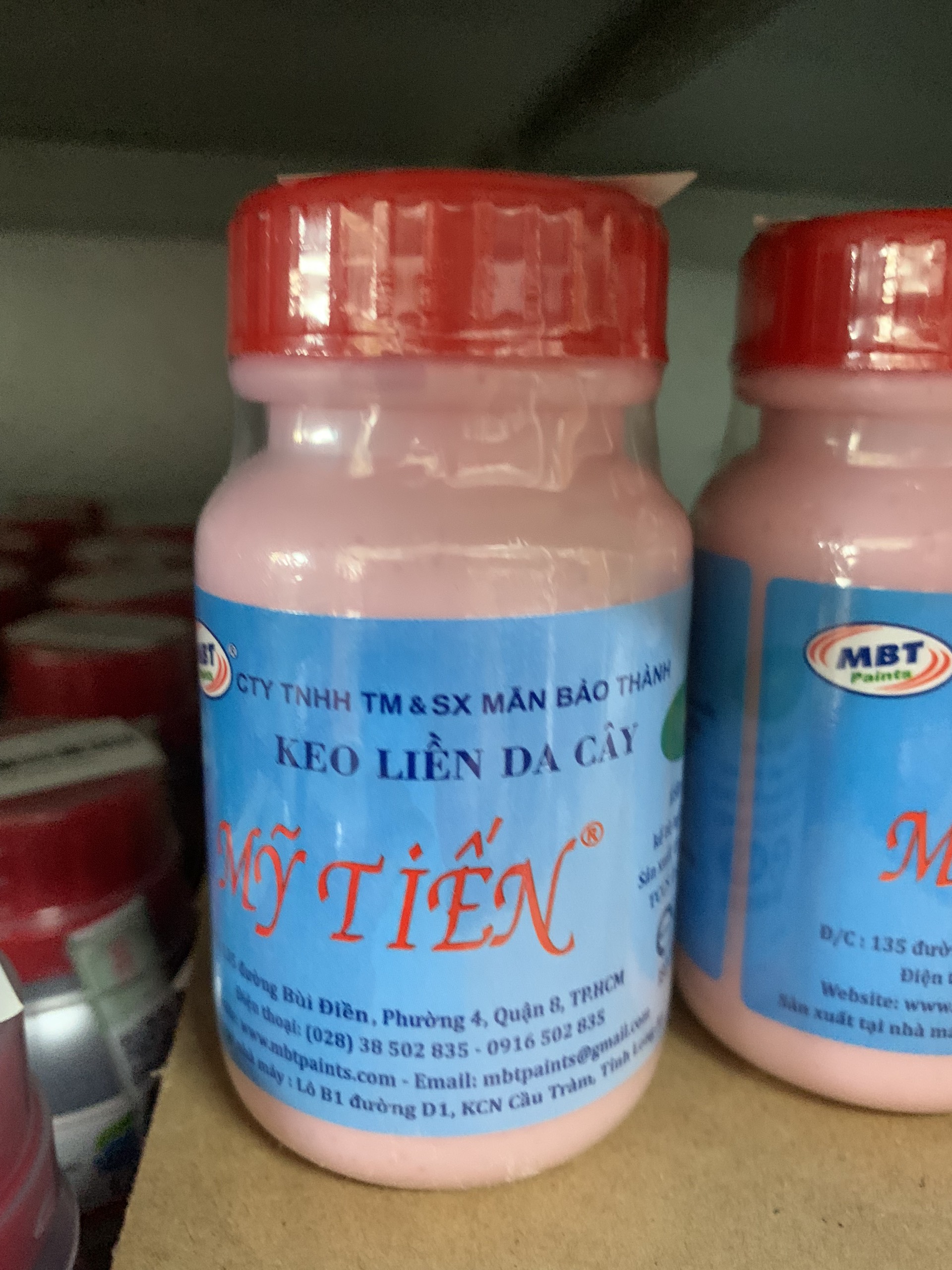 Keo liền da trên cây trồng hoa lan cây cảnh