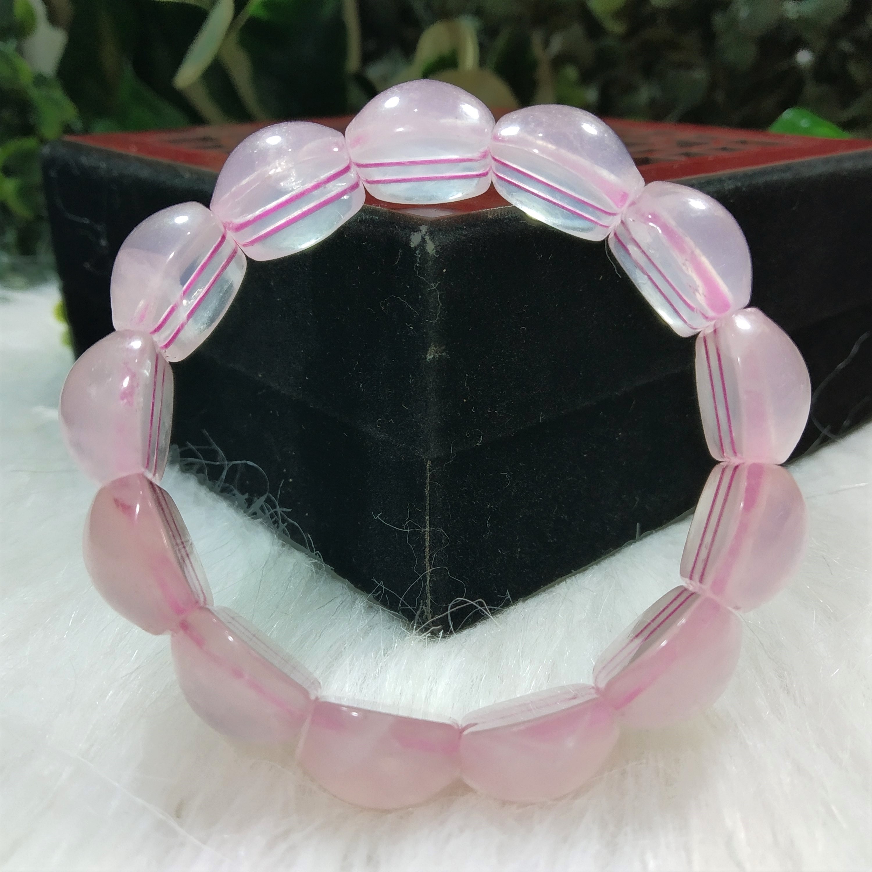 Vòng đá thạch anh hồng tự nhiên 16li bản dẹt nhỏ, 13 hạt, đường kính 6cm