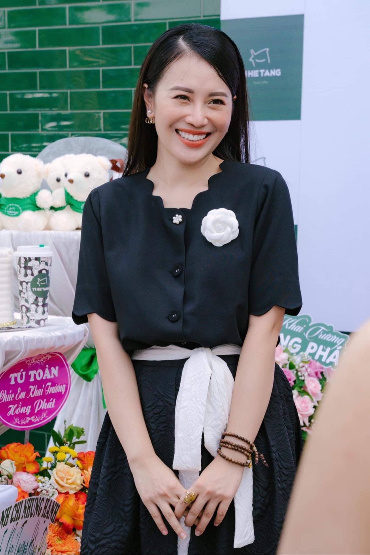Váy đen họa tiết chìm Nguyennha