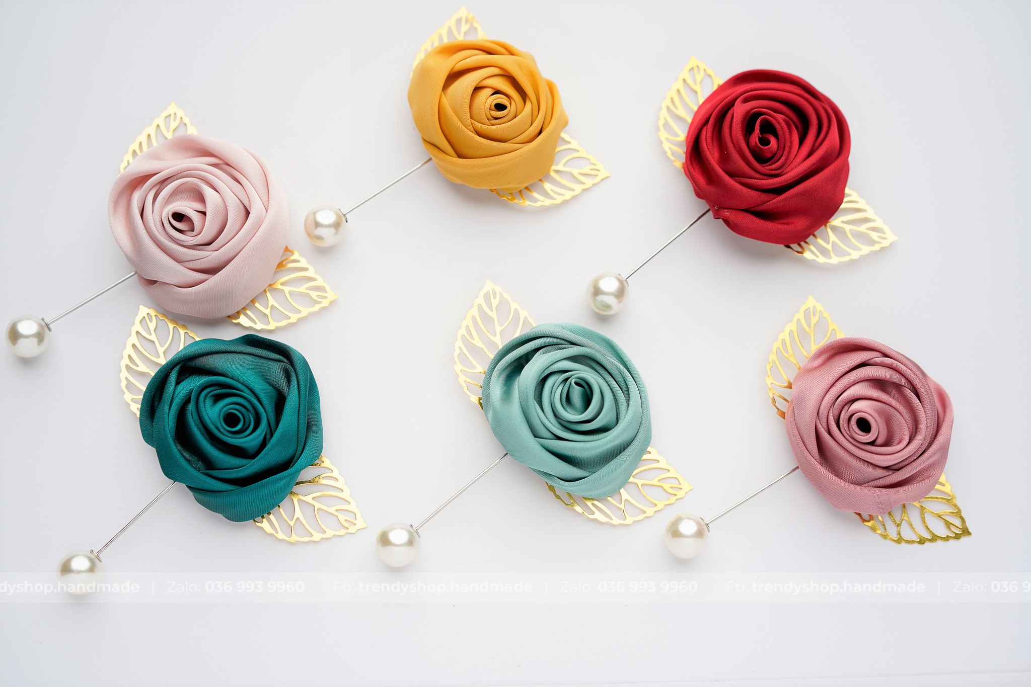 Hoa hồng cuộn cài áo 2 lá - Hoa cài áo handmade