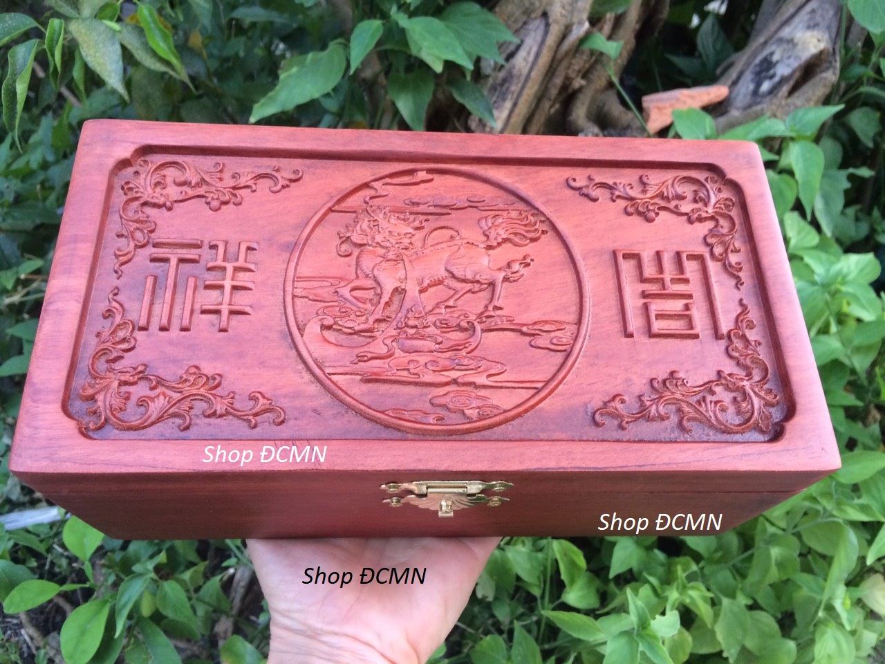 Hộp đựng trang sức , đựng con dấu gỗ Hương khắc trạm Con Nghê phong thủy