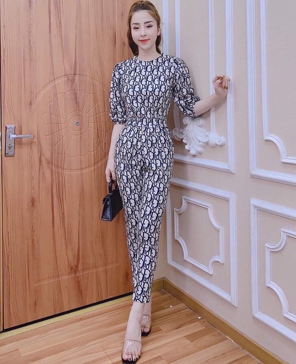 [ jum nữ ] Jum Set Tay Phồng in Họa Tiết Chữ Phong Cách