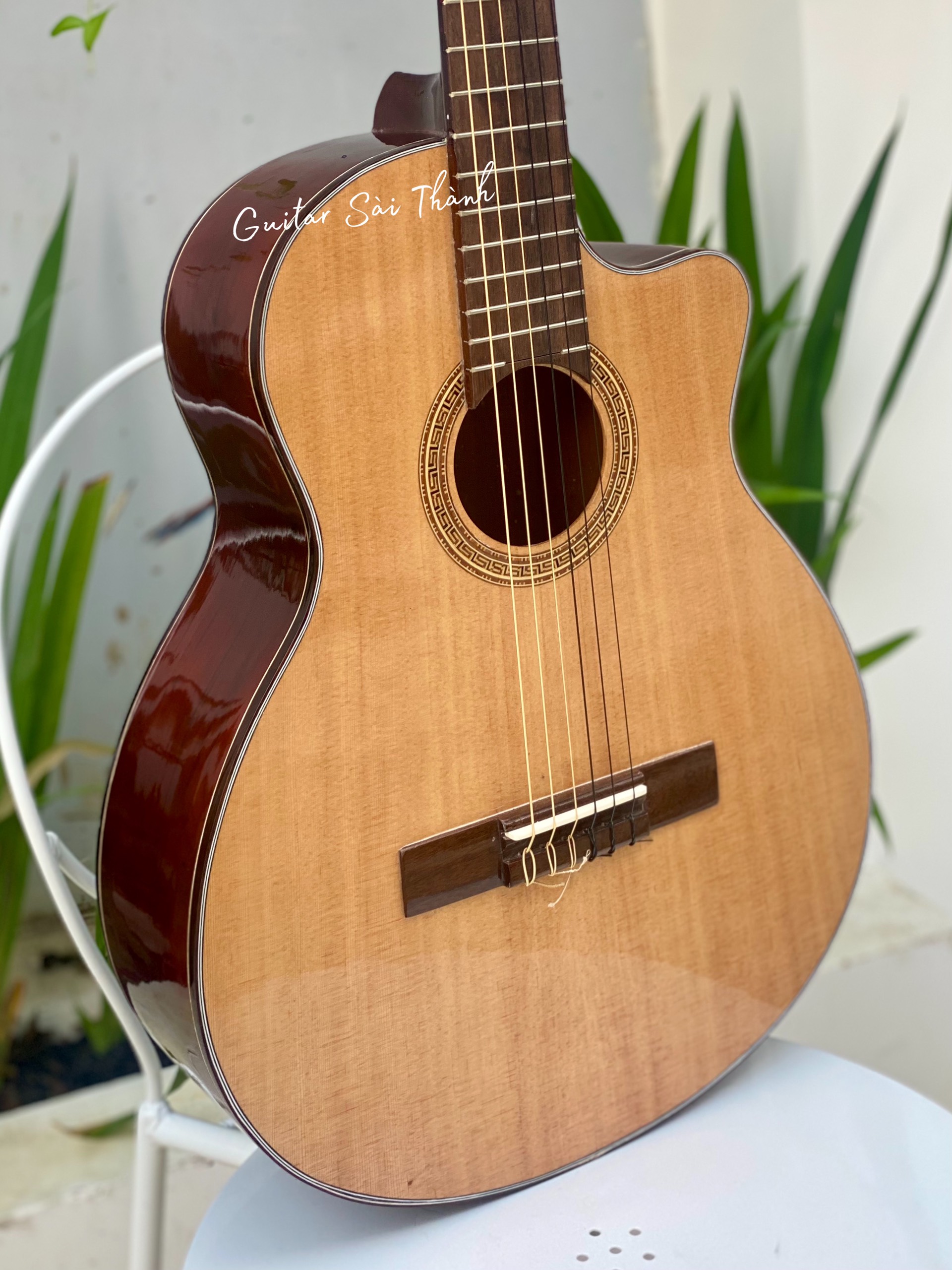(Miễn Phí Ship) Đàn Guitar Classic mẫu nâng cấp- Đàn Classic dây nylong bấm nhẹ tay