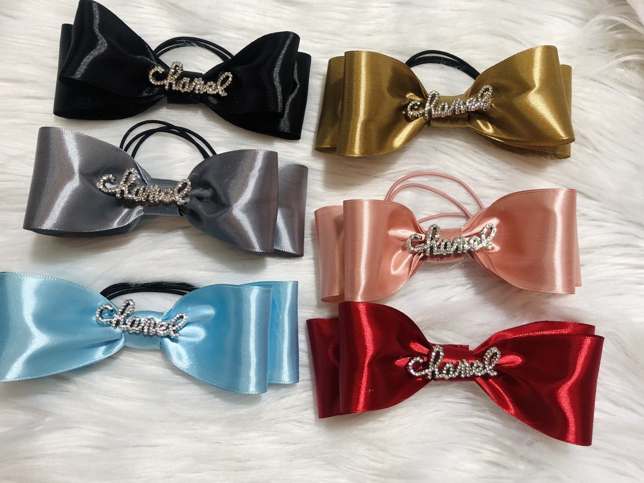 [HCM]Kẹp tóc/buộc tóc nơ phối chữ đính đá. Có nhiều màu cho khách chọn