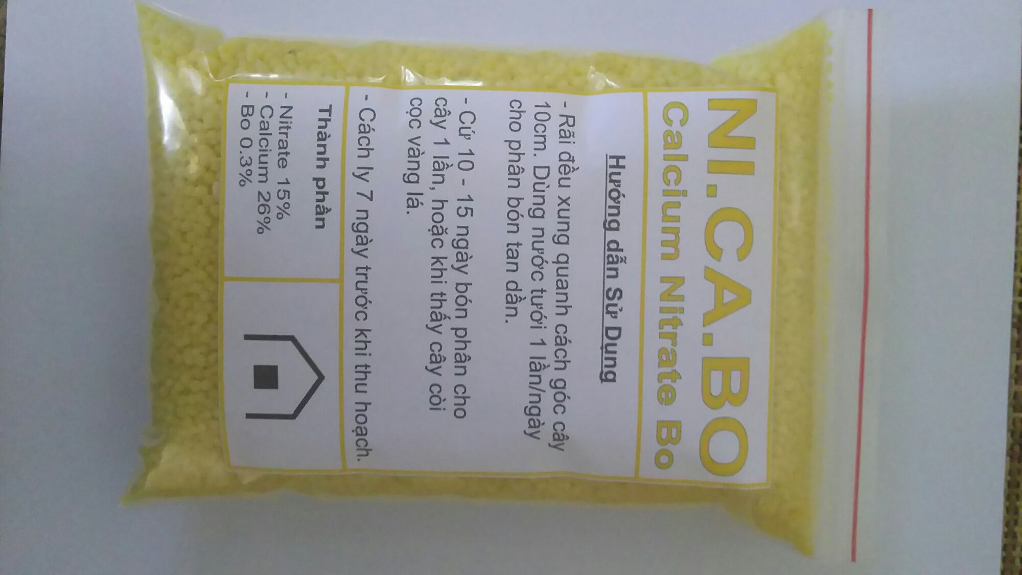 1kg Phân canxi nitrat. Tăng cường chất đạm và canxi dạng dễ tiêu giúp cây trồng hấp thu nhanh. Giúp