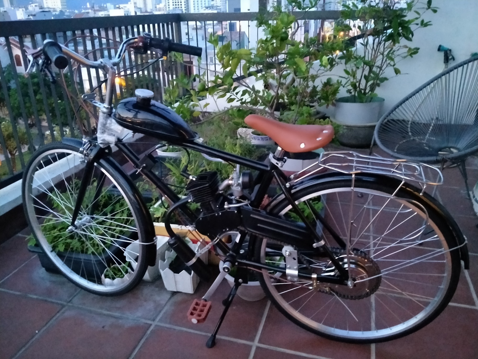 Xe đạp máy Peugeot 104 cũ 44 năm tuổi giá 200 triệu đồng ở Hà Nội