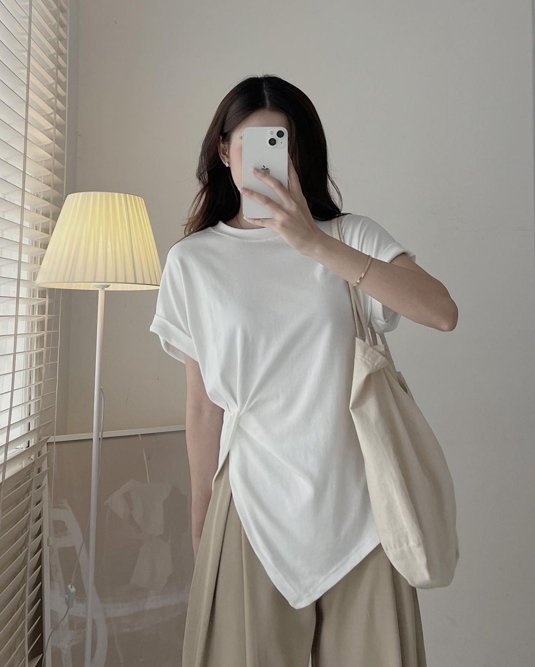 Áo thun cotton tay lật vạt nhọn dúm eo Tesoro clothes