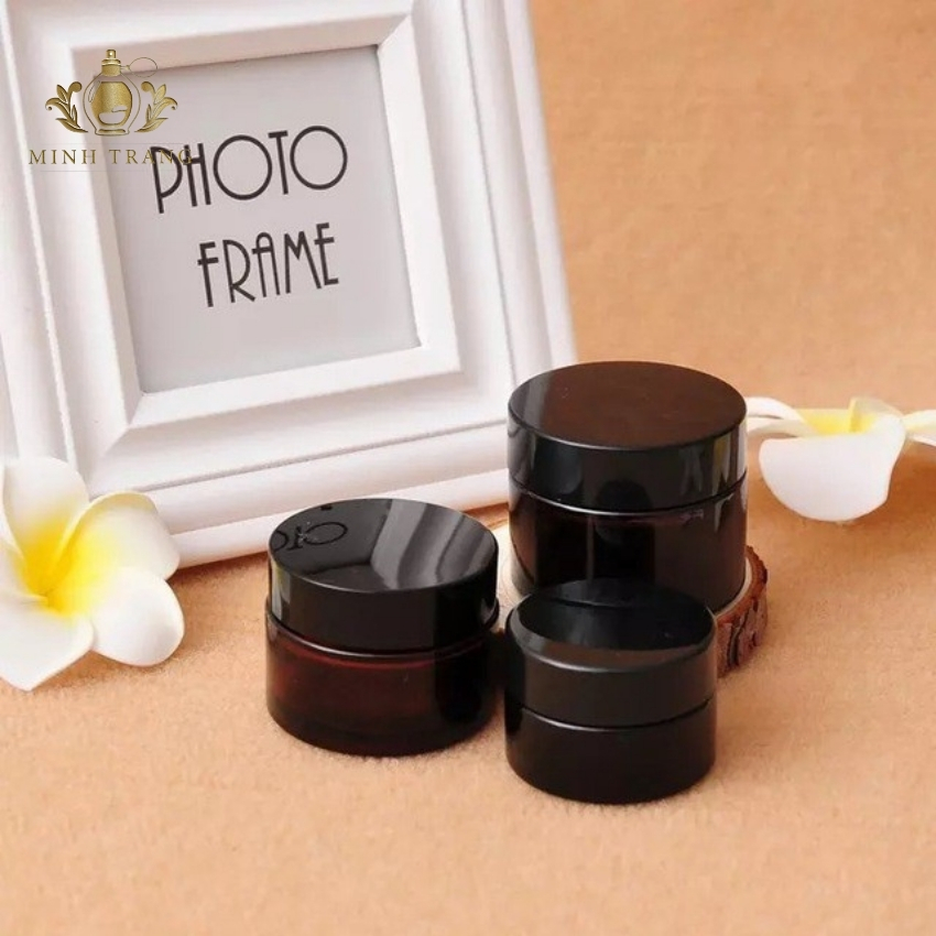 [HCM]Combo 10 Hũ Đựng Mỹ Phẩm Thủy Tinh Nâu Nắp Đen 5Gr/10Gr/20Gr Thiết Kế Tinh Tế Và Sang Trọng Chuyên Dùng Trong Ngành Làm Đẹp (Spa Thẩm Mỹ Viện)