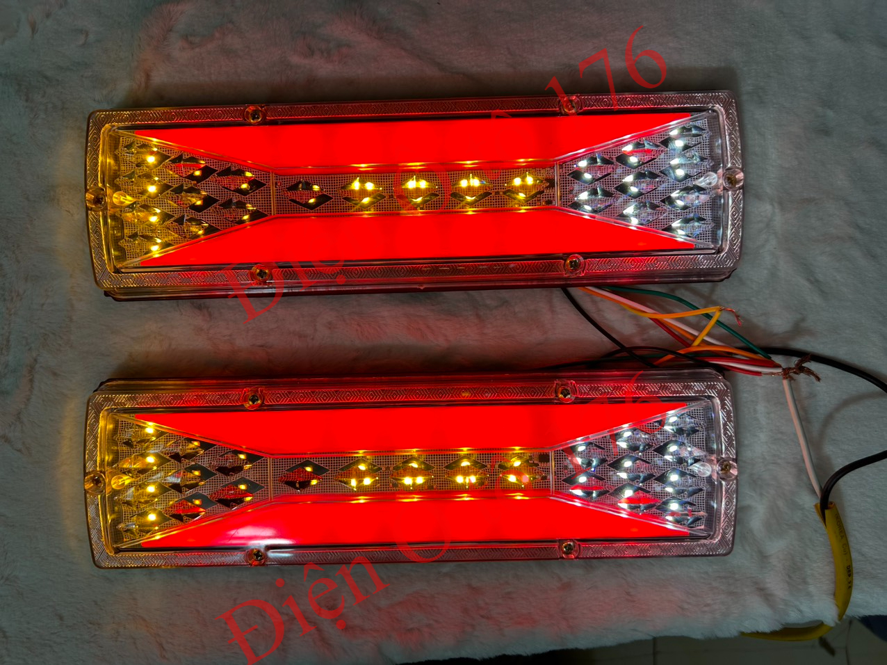  Đèn hậu xe tải xe ba gác nháy Audi 131. Chỉ có điện 12v  giá 1 chiếc  