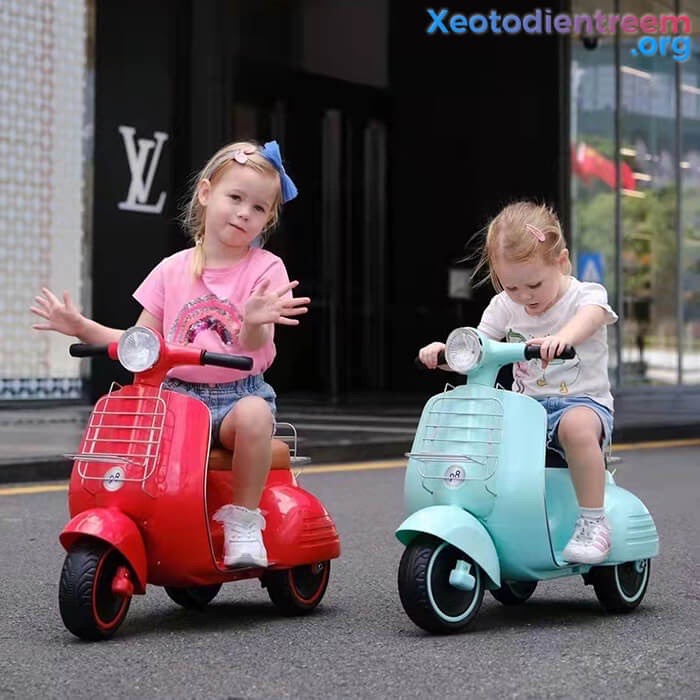 Xe máy Vespa cho bé, xe máy điện cho bé đủ màu