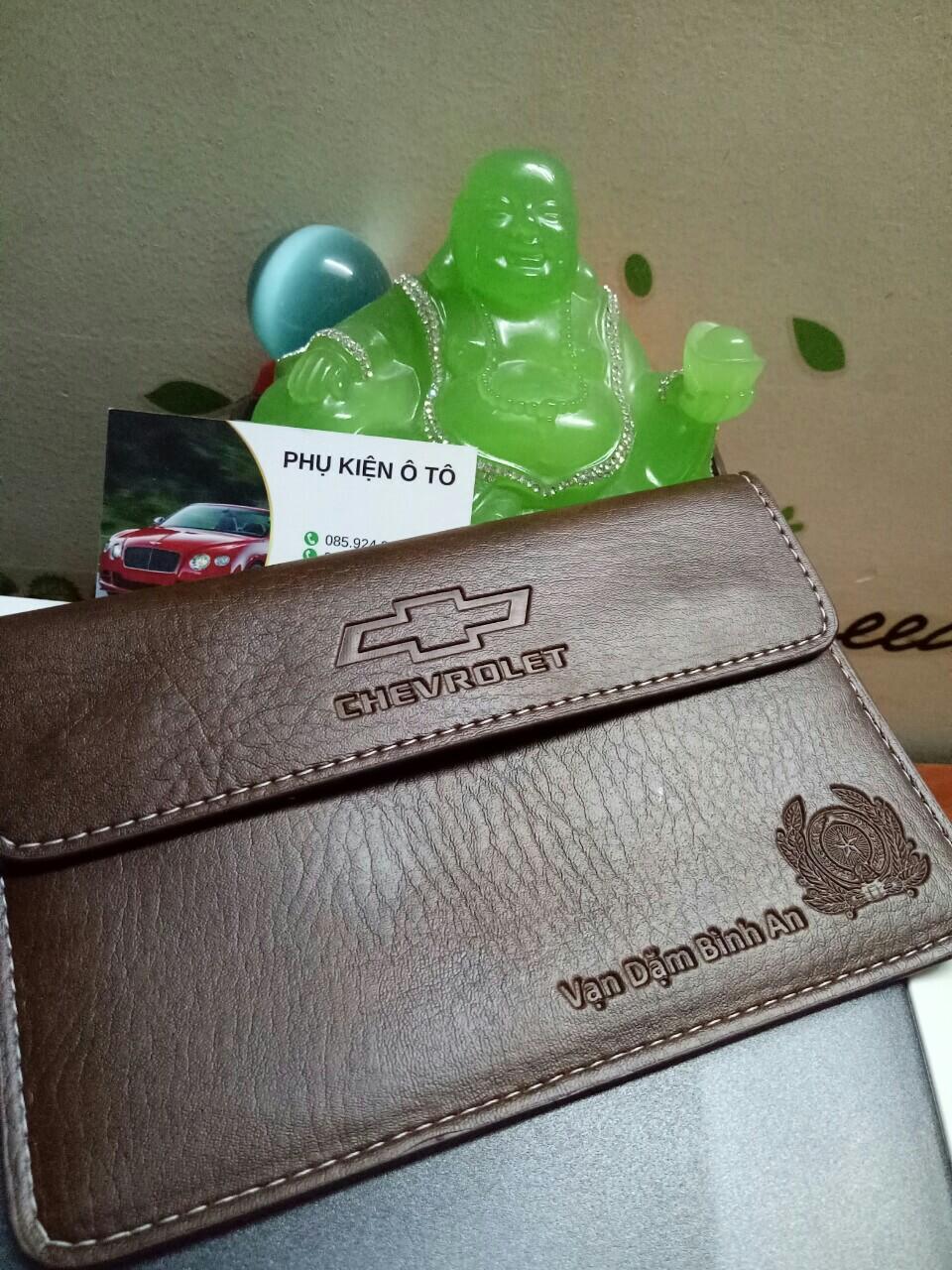 Ví da đựng đăng kiểm vạn dặm bình an logo hãng chervolet