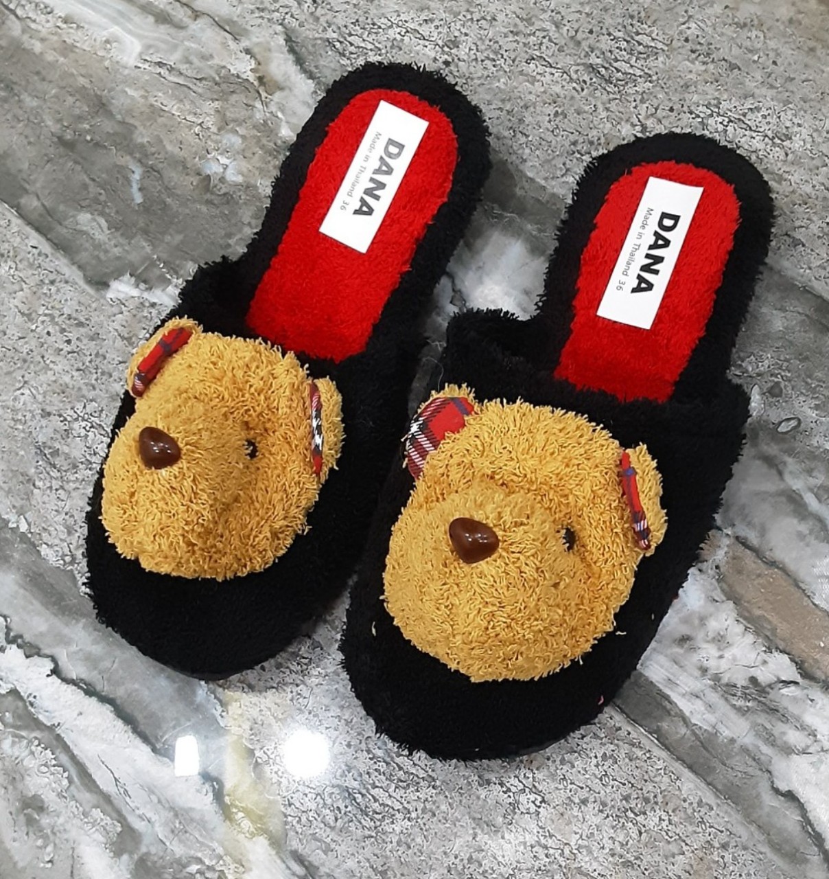 Dép mang trong nhà, dép bít mỏ, mẩu lông thú, chất liệu mềm, nhẹ, mang êm chân, hình thú dễ thương, size từ 35-39.