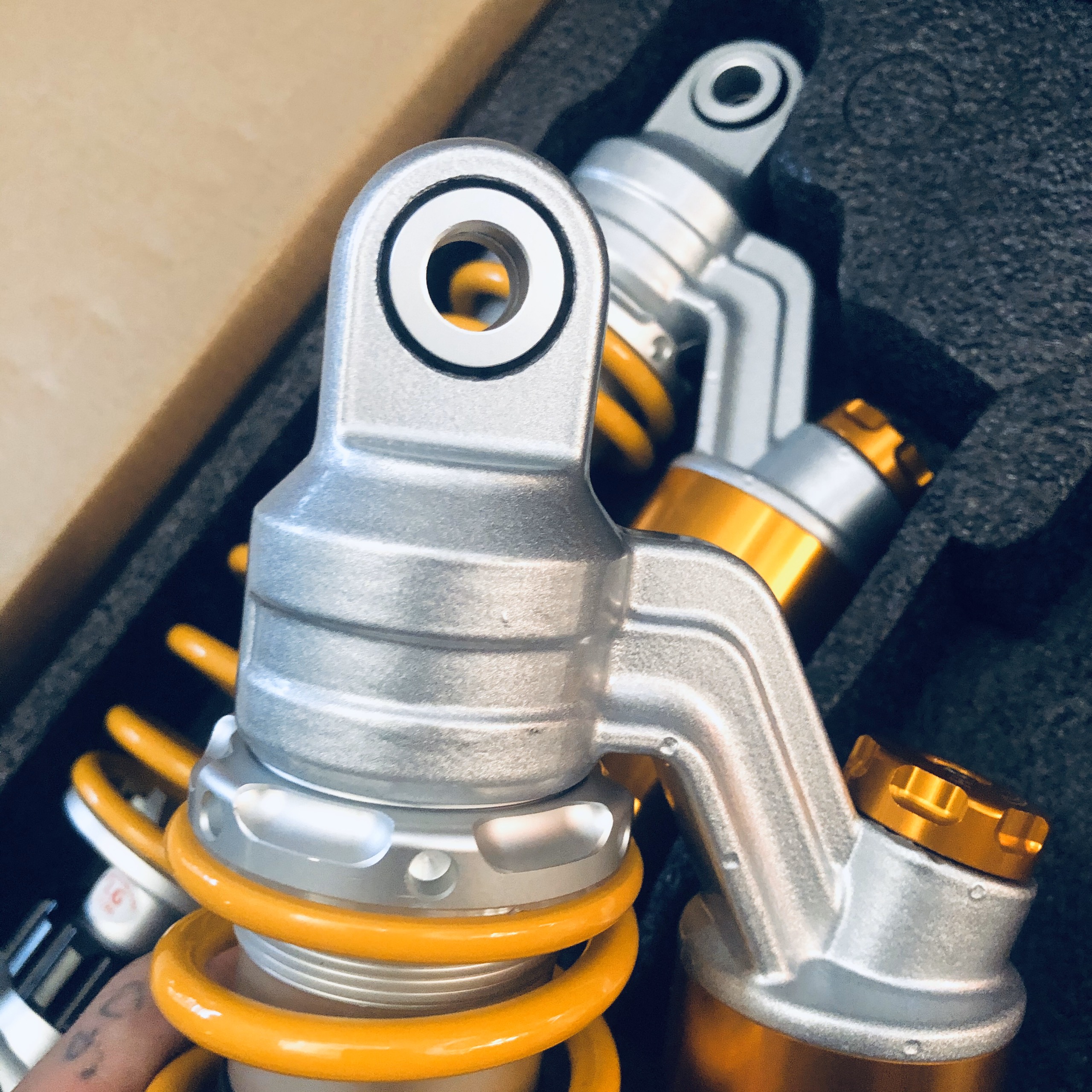 [HCM]Phuộc Ohlins Sirius có bình dầu