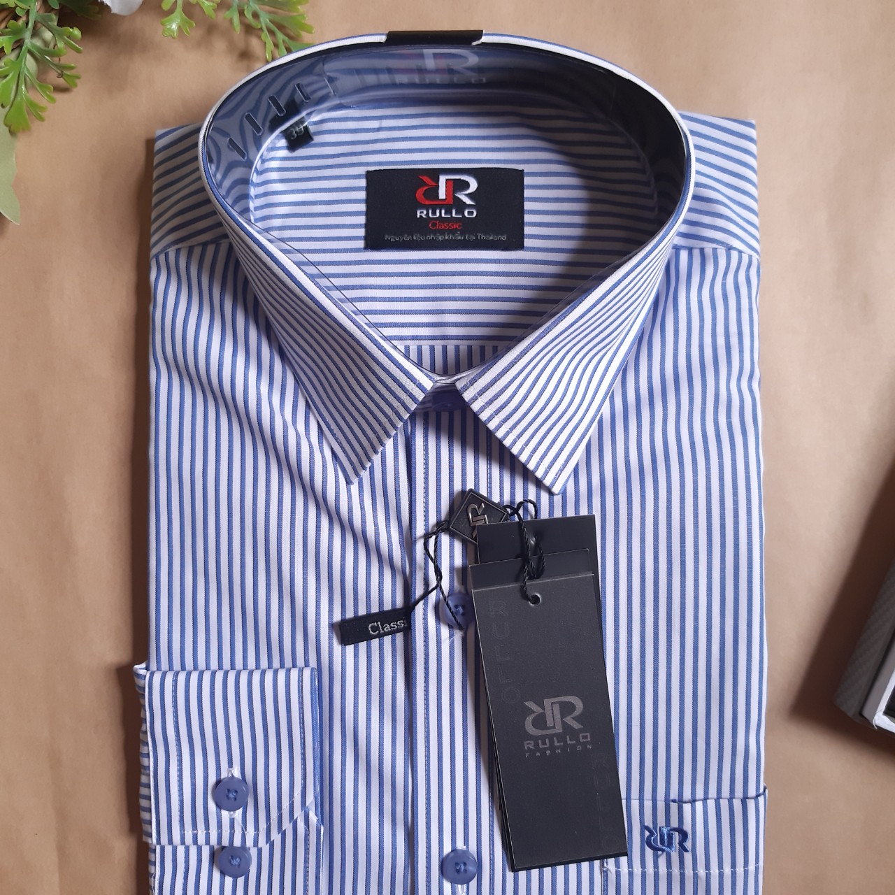 ÁO SƠ MI DÀI TAY CHẤT LIỆU 60% COTTON, THƯƠNG HIỆU RULLOS, THỜI TRANG ITALY, NGUYÊN LIỆU NHẬP KHẨU THÁI LAN, DÁNG SUÔN CLASSIC, VẠT BẦU