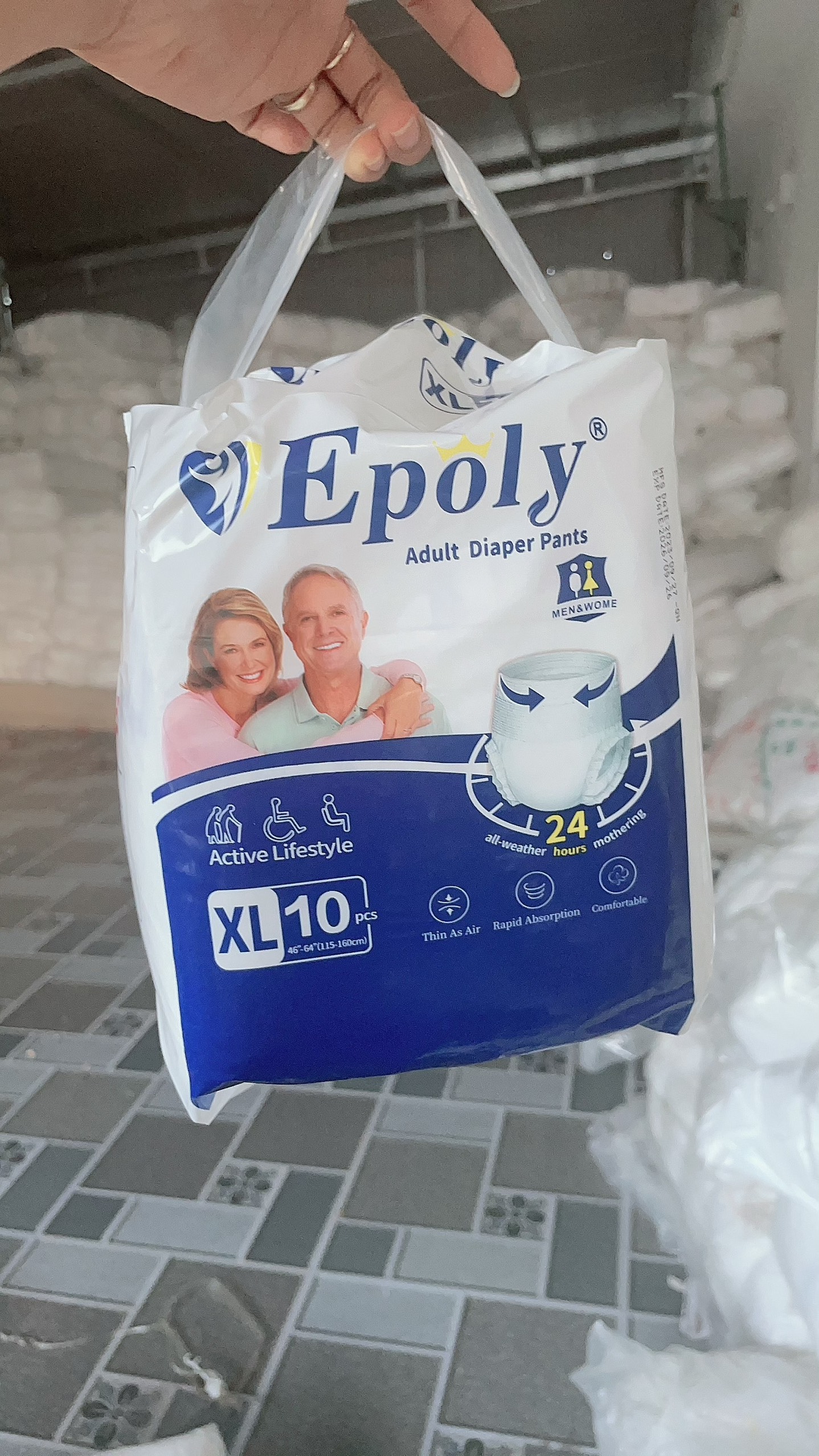 Mien ship qua zl 0865661289 bỉm quần người già epoly cho người từ 35-80kg co giãn tốt, siêu mềm mại, giá thành rẻ.