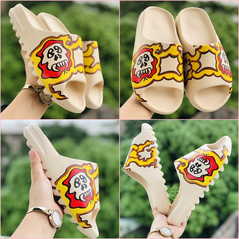 Dép quai ngang nam nữ yeezy slide Trắng kem đầu lâu lửa chất xịn, êm, nhẹ đế cao hot 2020 - Tặng hộp/ Ảnh thật và video tự quay