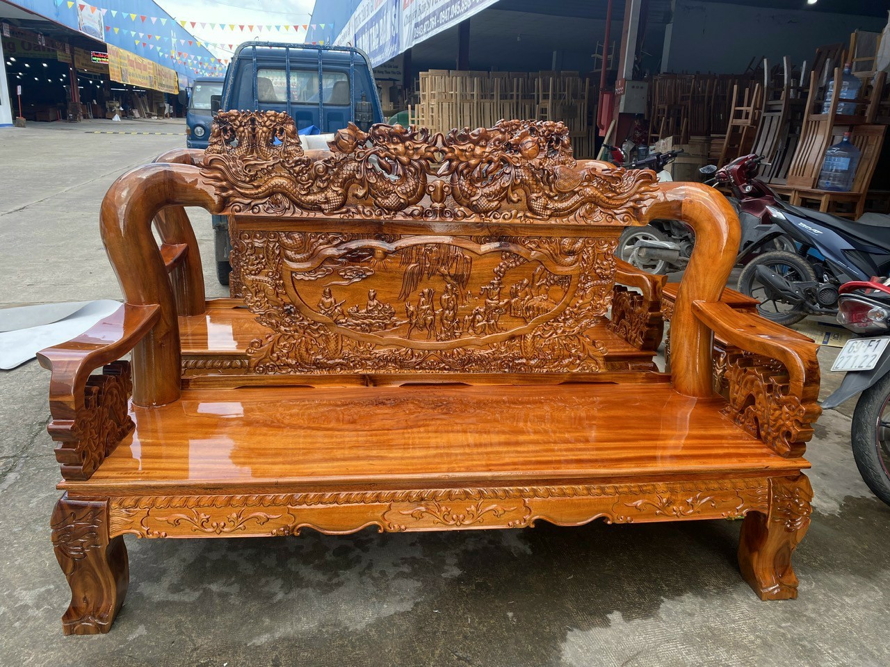 Bộ salon tràm tay 12 rồng víp-Bộ bàn ghế phòng khách vv