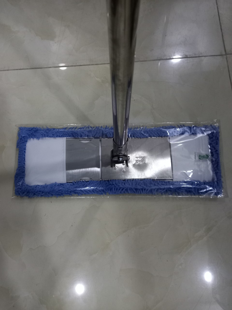 Combo một cây lau nhà inox 45cm lau sạch mọi vết bẩn một cách dễ dàng + một tấm lau san hô thay thế 45cm Bodoca