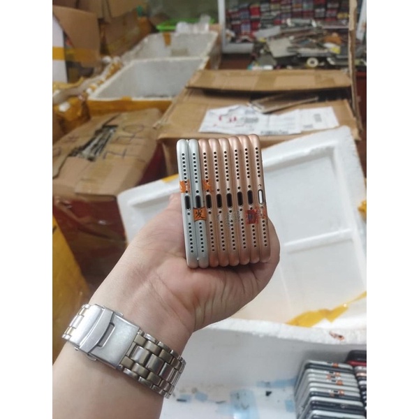 Vỏ ip8g bốc máy 90-95%