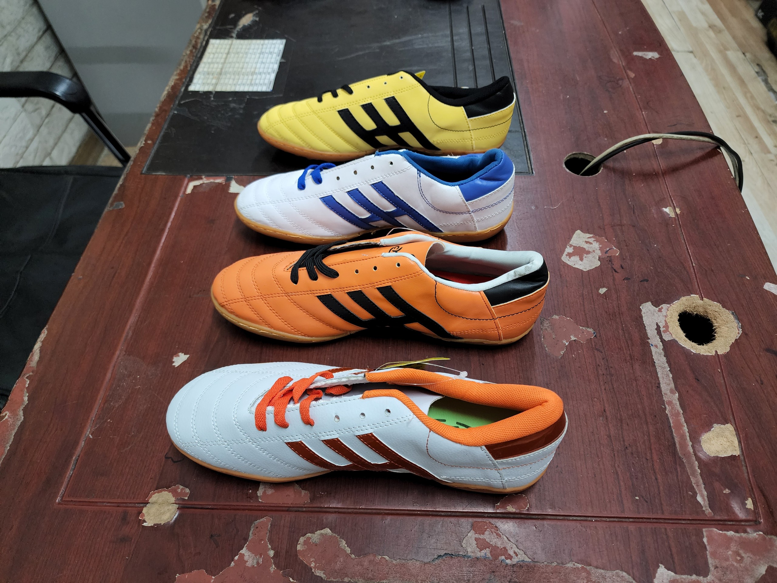 Giầy đá banh cao cổ Cp 154 & 3 sọc siêu chất