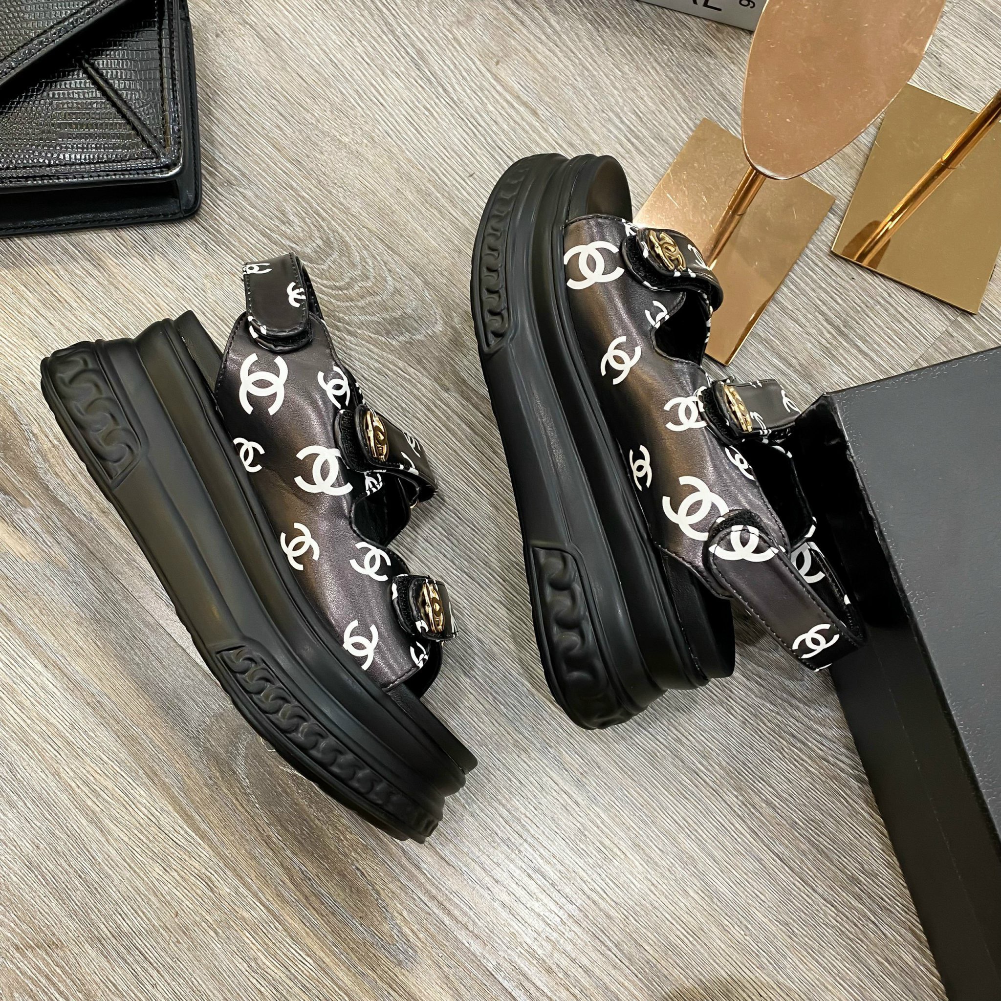Sandal đế xuồng cao cấp