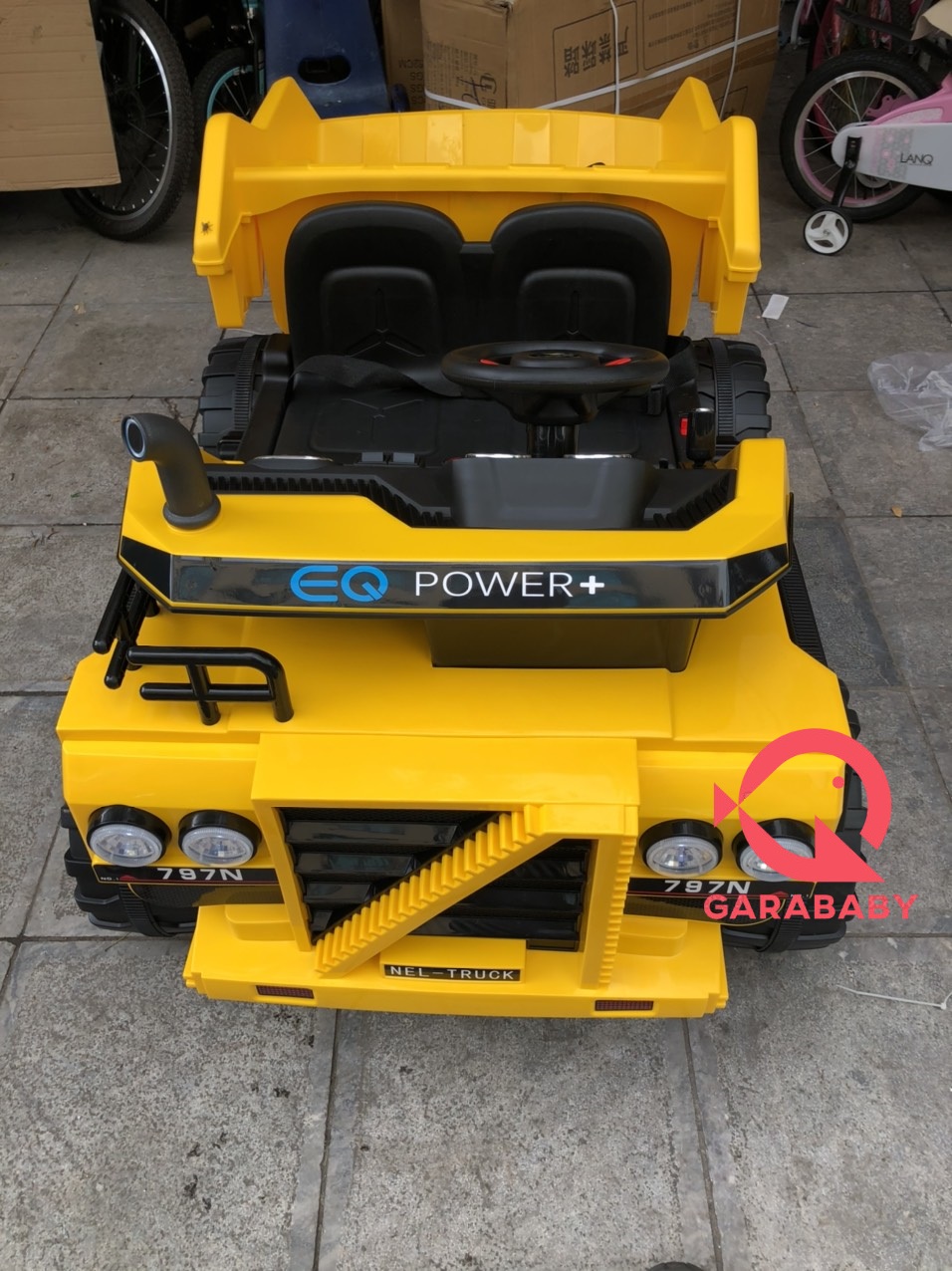 Xe oto ben điện cho xe có thùng xe đổ 4 động cơ, pin sạc 12V