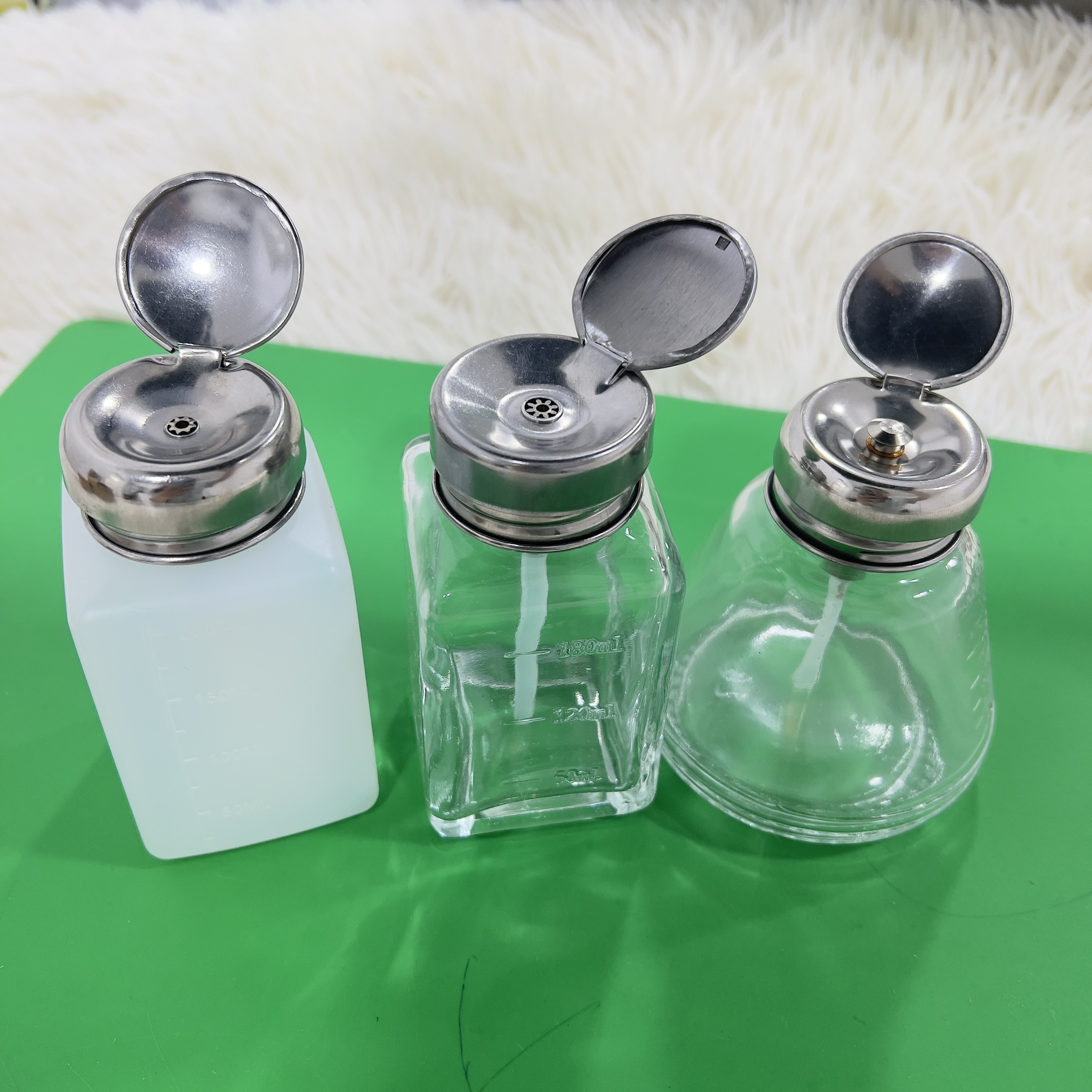 Lọ / bình đựng xăng thủy tinh hoặc nhựa
