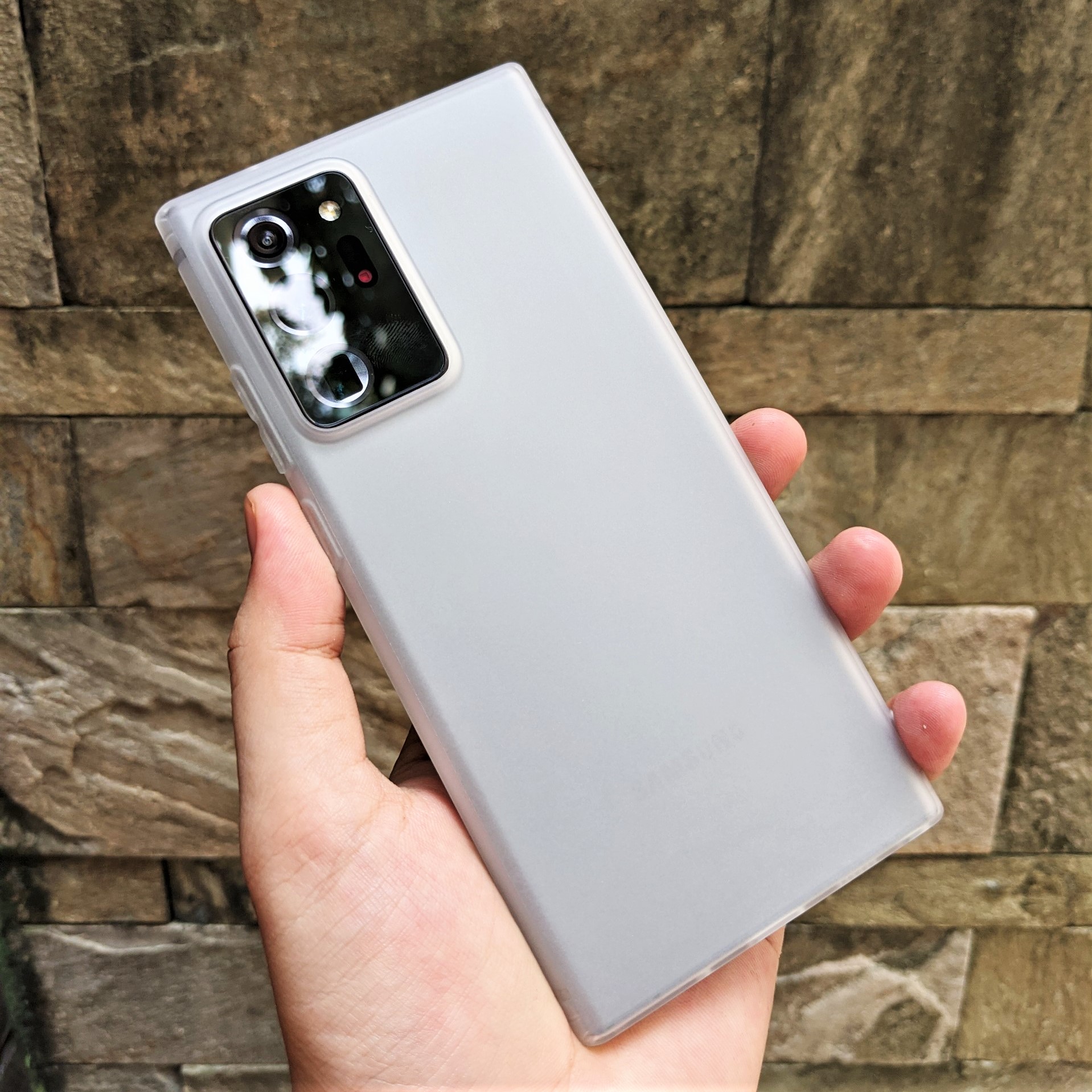 Ốp lưng Samsung Galaxy Note 20 Ultra TPU dẻo siêu mỏng ôm sát máy.