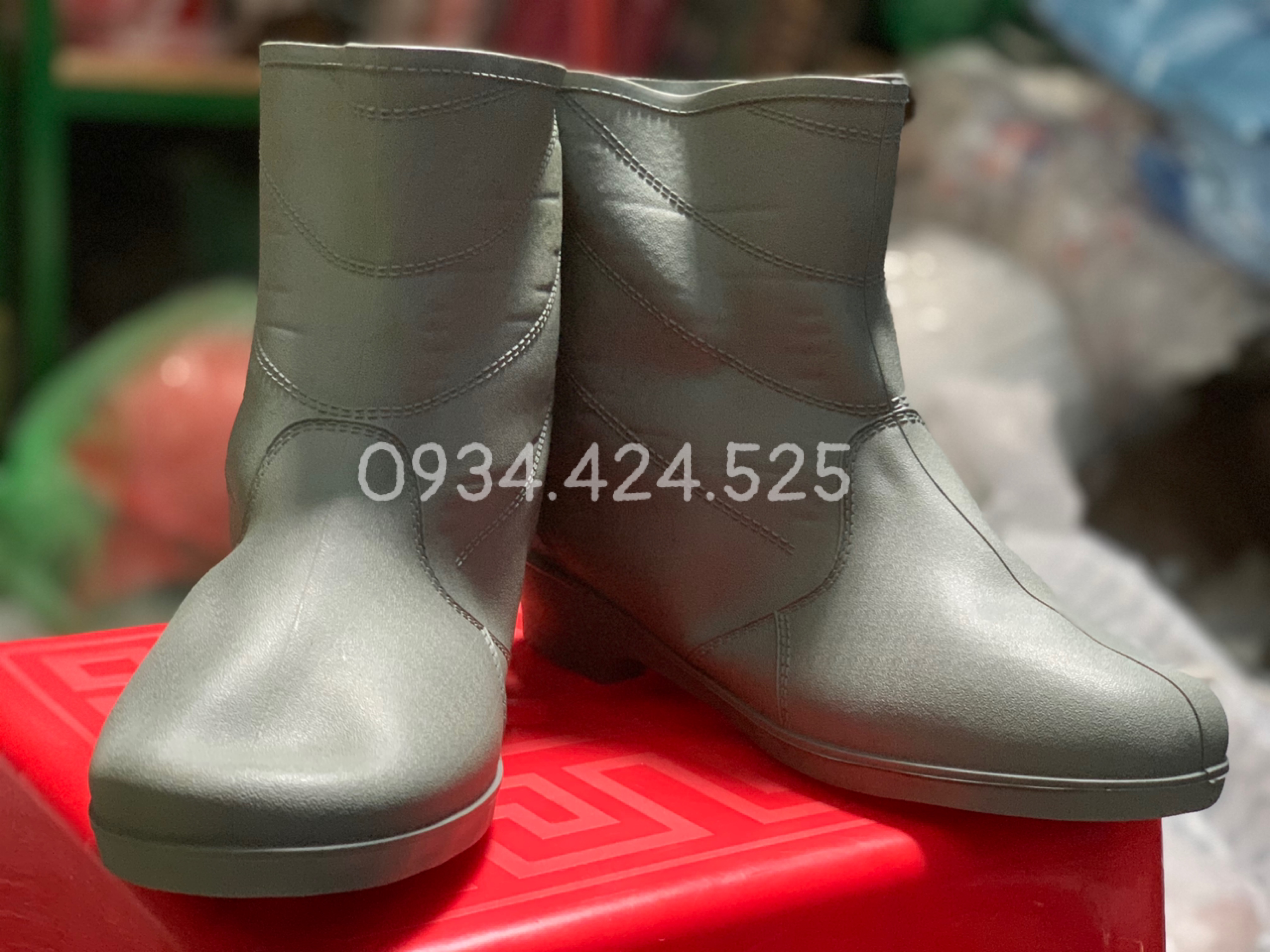 Xả kho combo Ủng Ngắn Đi Mưa Màu Xám, Ủng Làm Bếp, Làm Vườn Bảo Hộ Lao Động