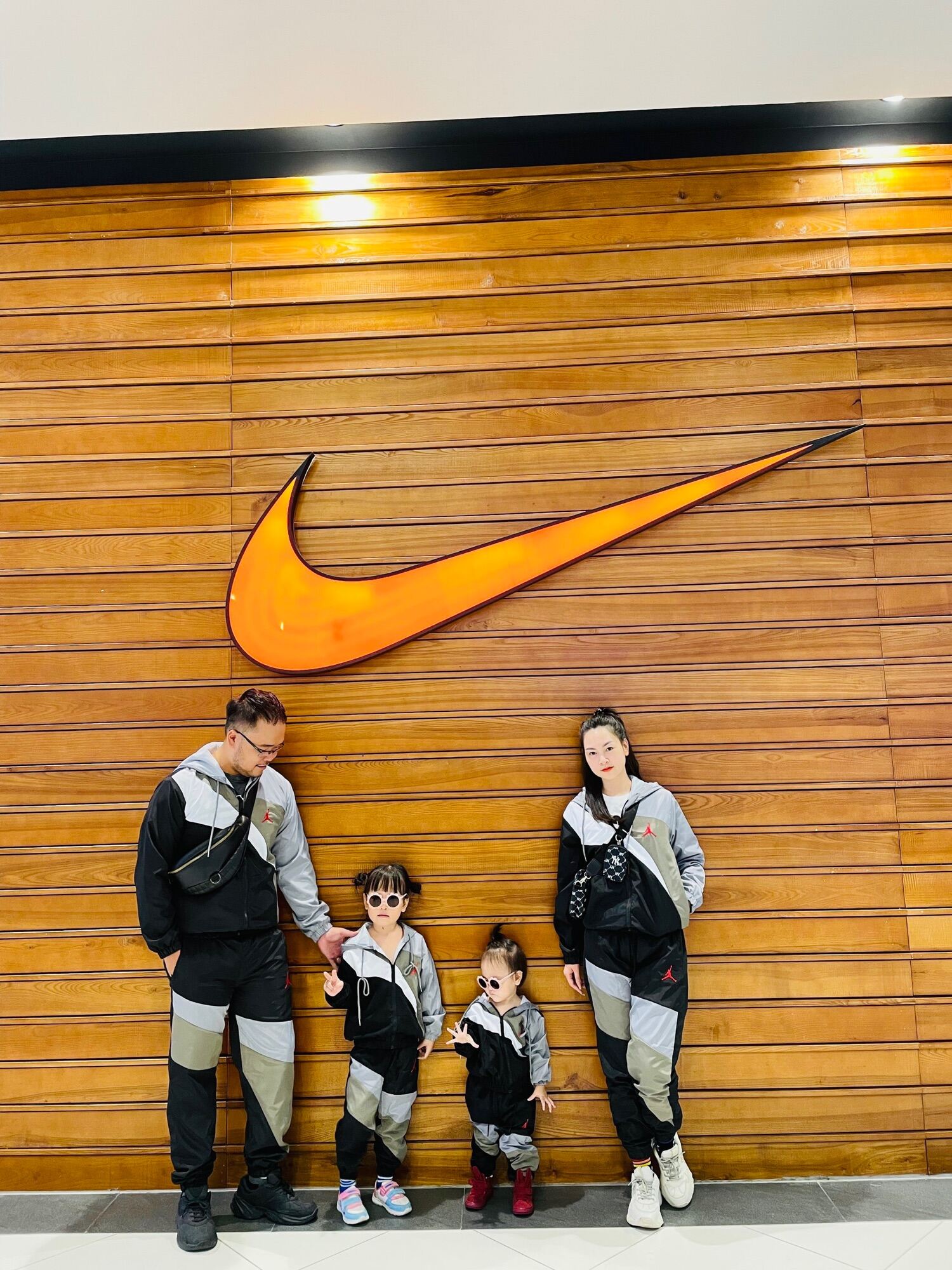 Bộ Gió Jordan 2 lớp lót lưới fom Nam Nữ full tag xịn