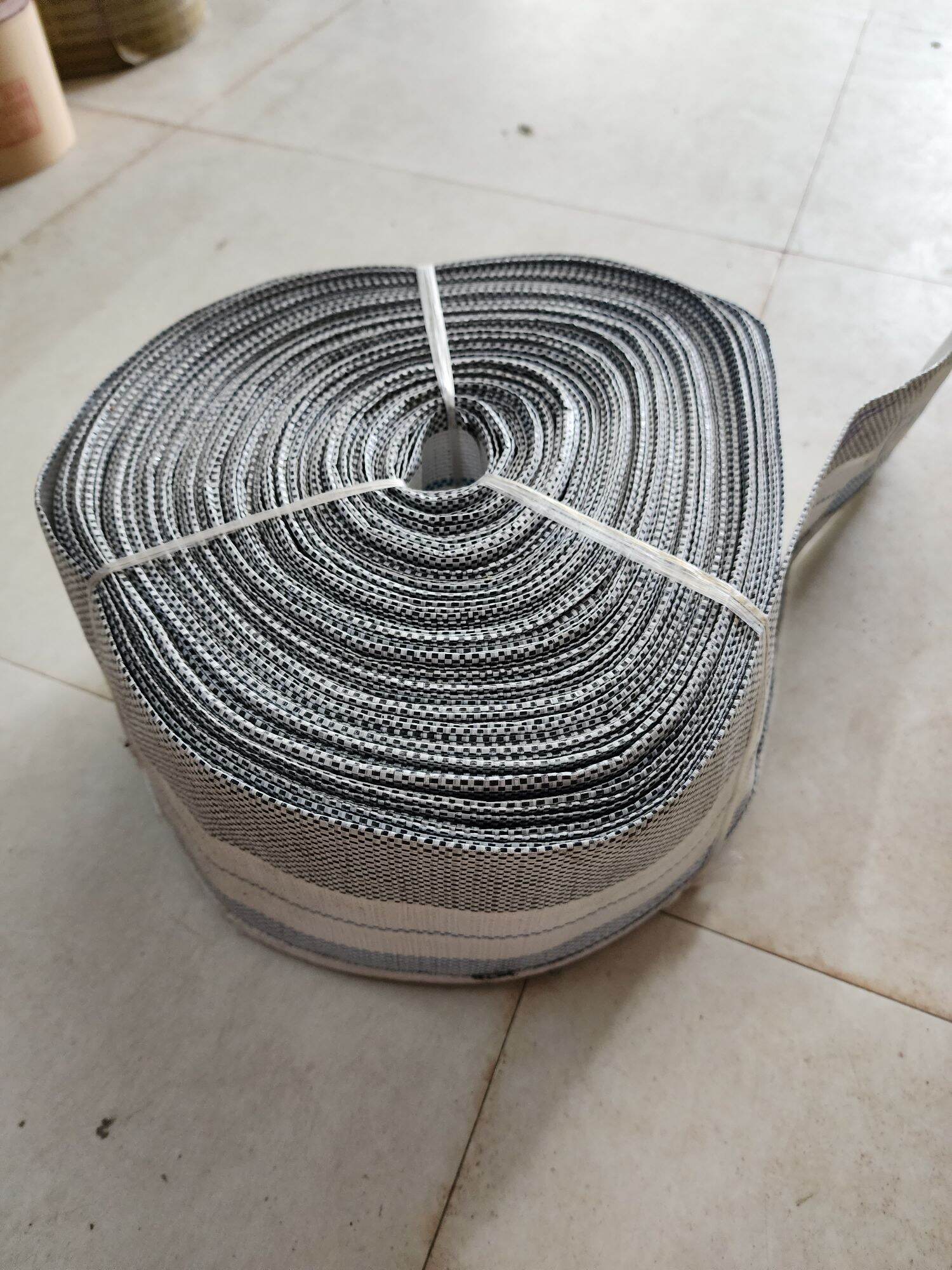Ống bơm bạt kẻ dầy phi 76 phi 90 phi 110 cuộn dài 50 mét