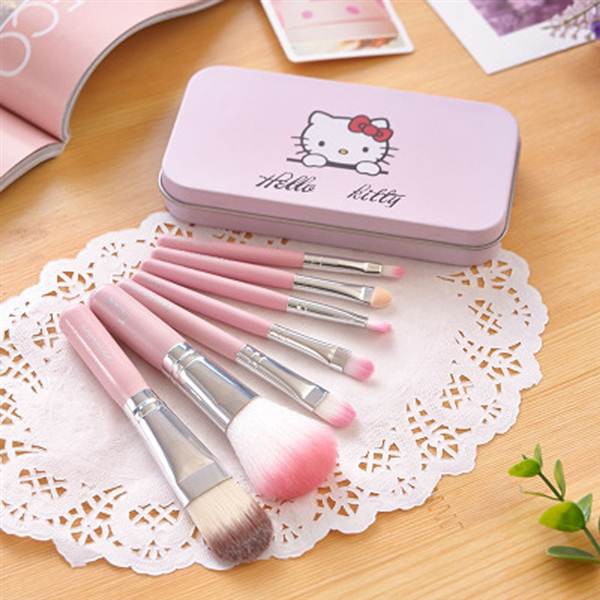 [COMBO] Bộ cọ trang điểm Hello Kitty 7 cây trong hộp xinh xắn, lông cọ mềm với màu hồng cực dễ thương. Hộp cọ thiết kế nhỏ gon dễ dàng bỏ túi mang theo đi học, đi làm, đi chơi, du lịch,