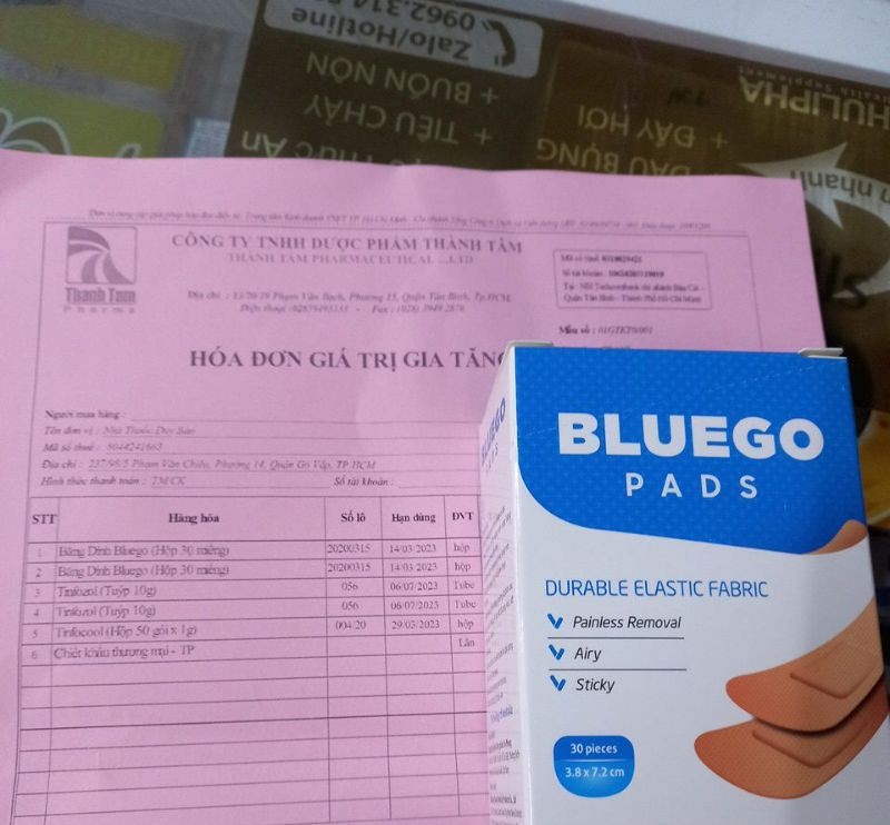Băng cá nhân bản lớn blugo pads hộp 30 miếng