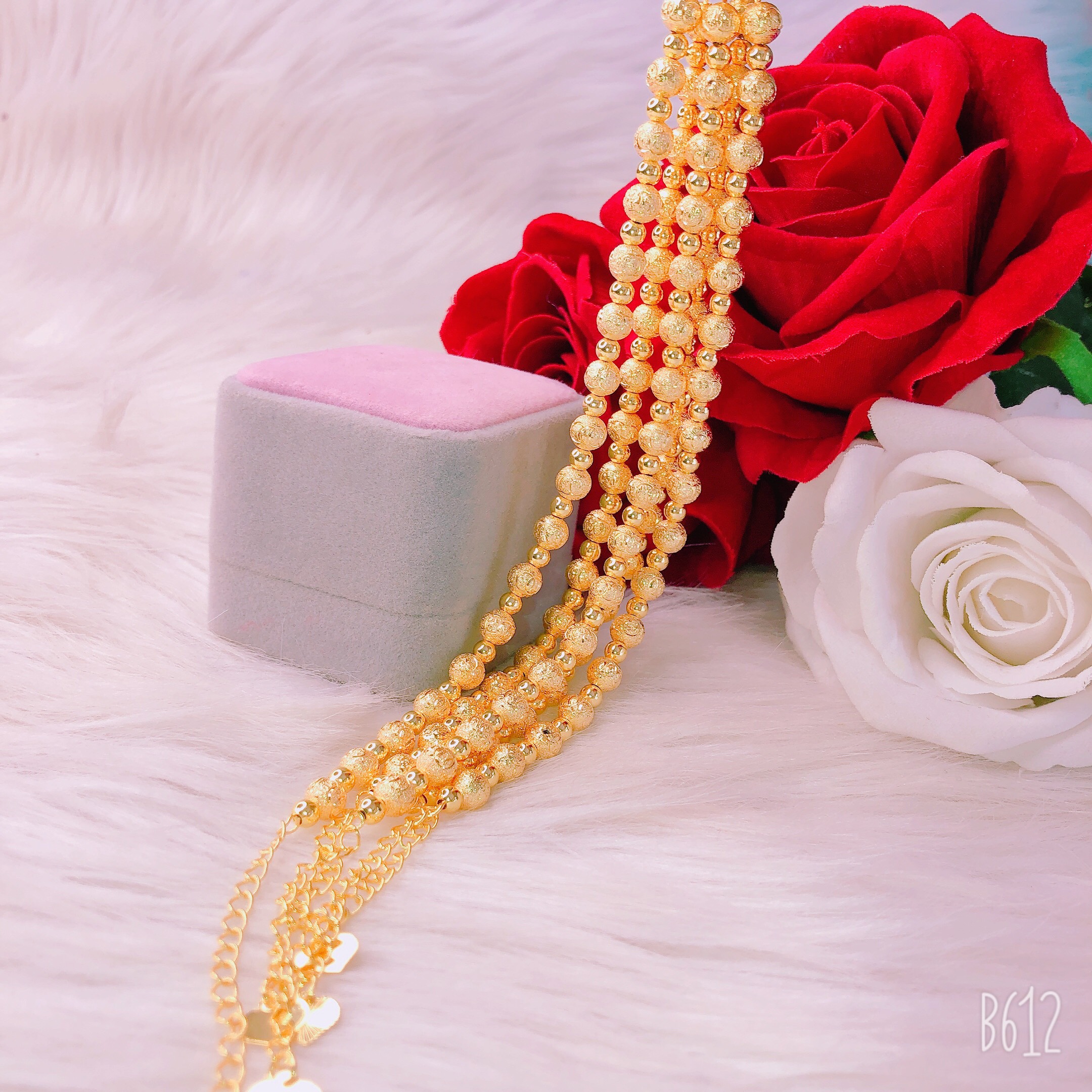 [HCM]Lắc Tay Sang Chảnh lắc tay nữ đẹp mạ vàng thật cao cấp bi tròn khắc họa tiết kim tiền may mắn siêu xinh siêu sáng lấp lánh thiết kế dễ thương Trang sức GADO L100 - Tăng Năng Lượng Cho Ngày Mới