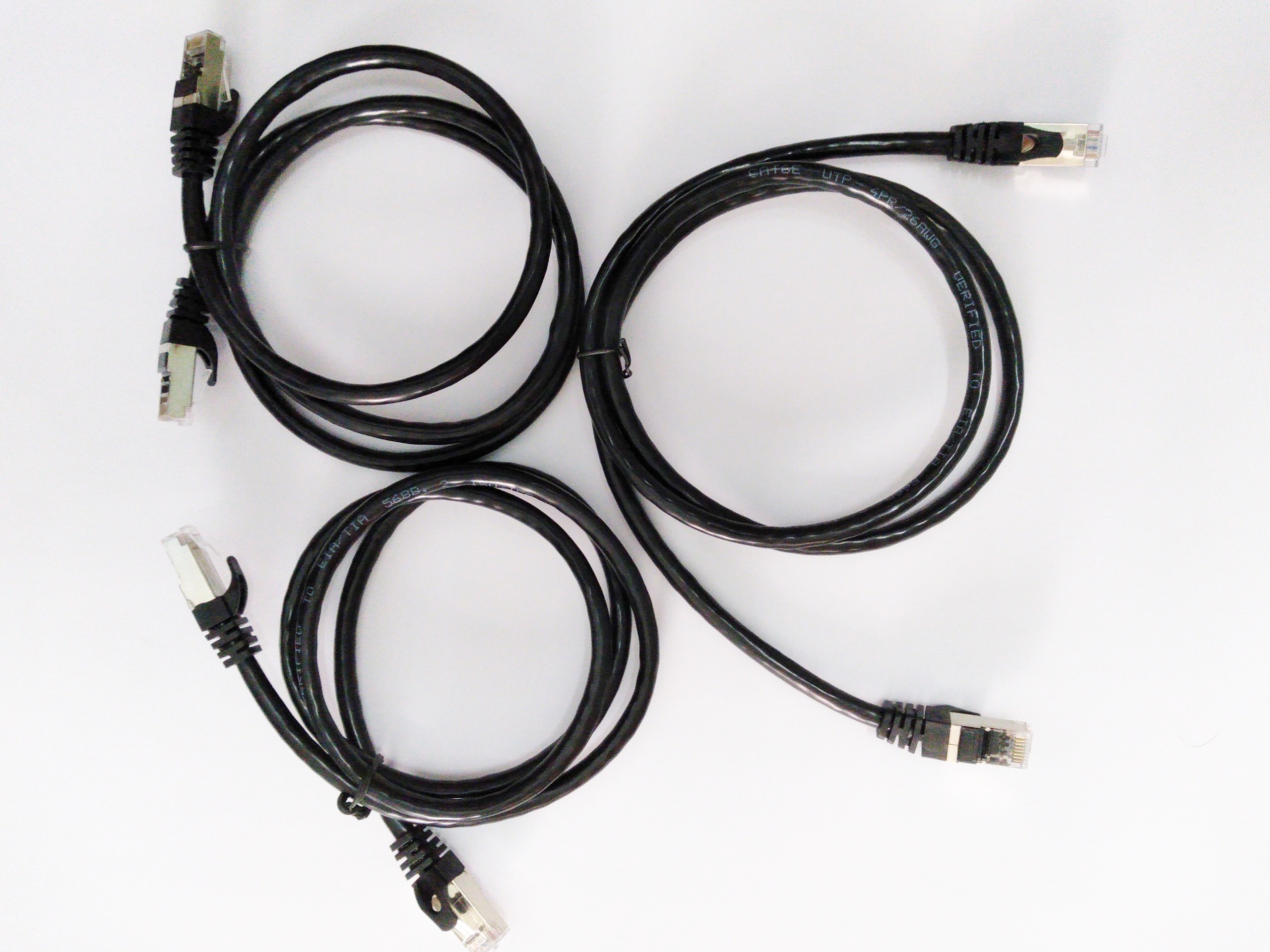 Set 3 sợi cáp mạng Cat6 dài 1m đầu kim loại Winet dùng kết nối mạng cho máy tính, cục phát wifi, bộ chia mạng