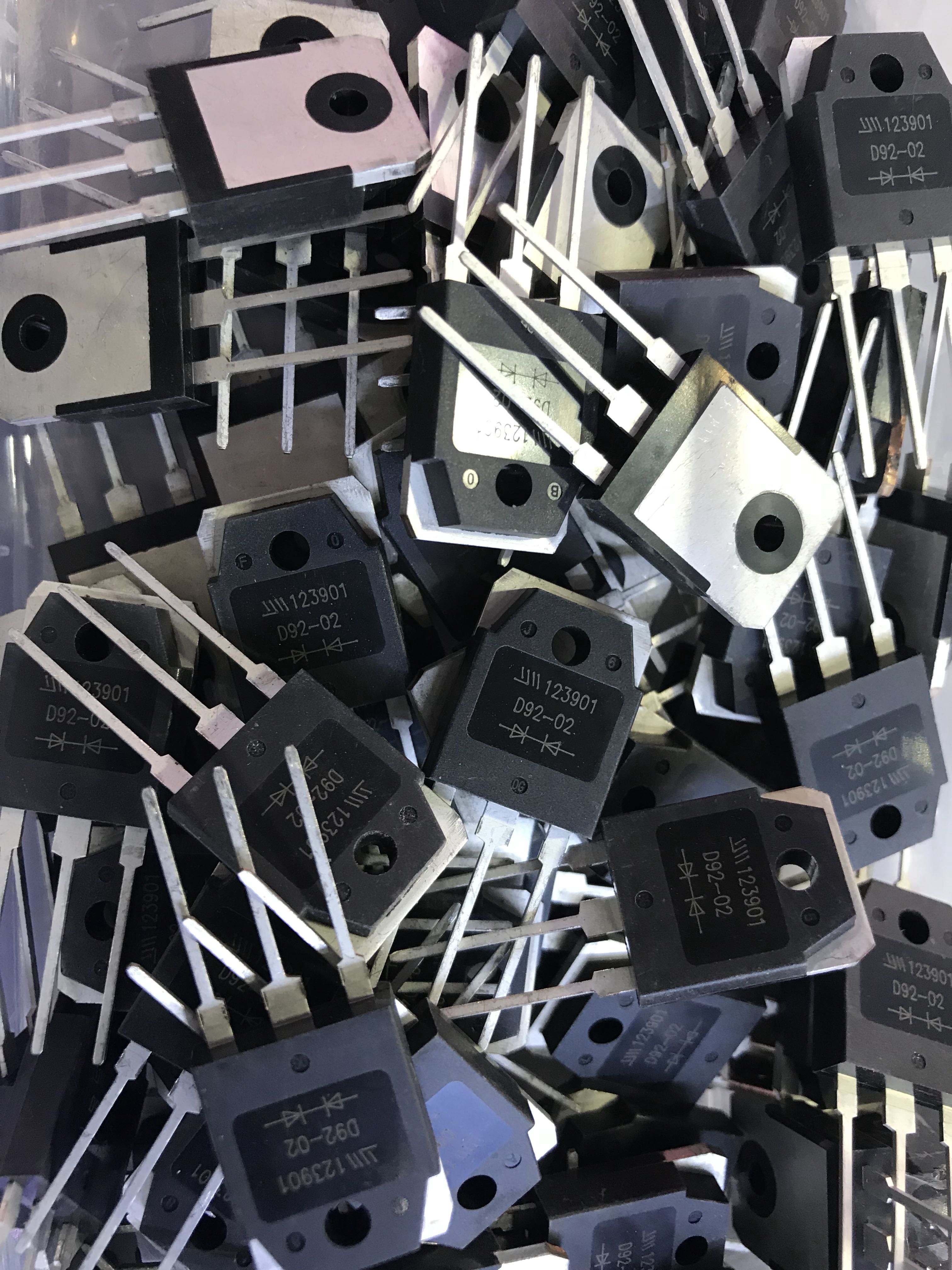 Đi ốt d92-02 - d92-02