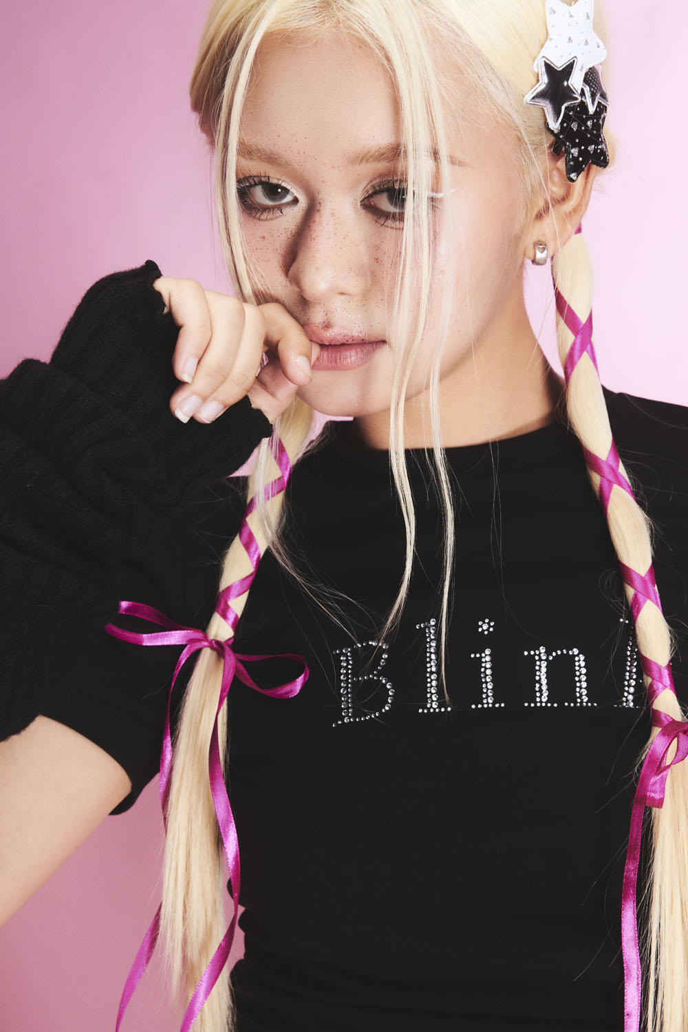 [OUTLET SALE] DOTTIE - Áo thun đính đá Blink - Đen - T0789