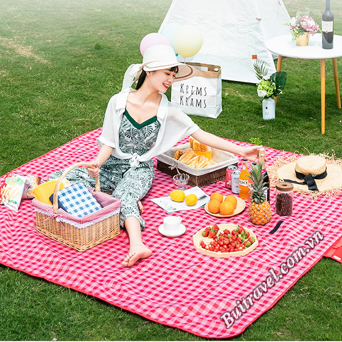 Thảm trải đi picnic cao cấp chống thấm nước, dùng cho những chuyến đi dã ngoại, hoạ tiết kẻ caro màu sắc bắt mắt