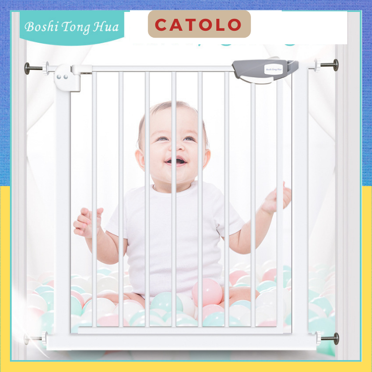  Thanh chắn cửa phòng thanh chắn cầu thang cho bé cao cấp VBABY không cần khoan đục Tấm chặn cửa cho bé đẹp chắc chắn có nút bấm ra vào tiện lợi 