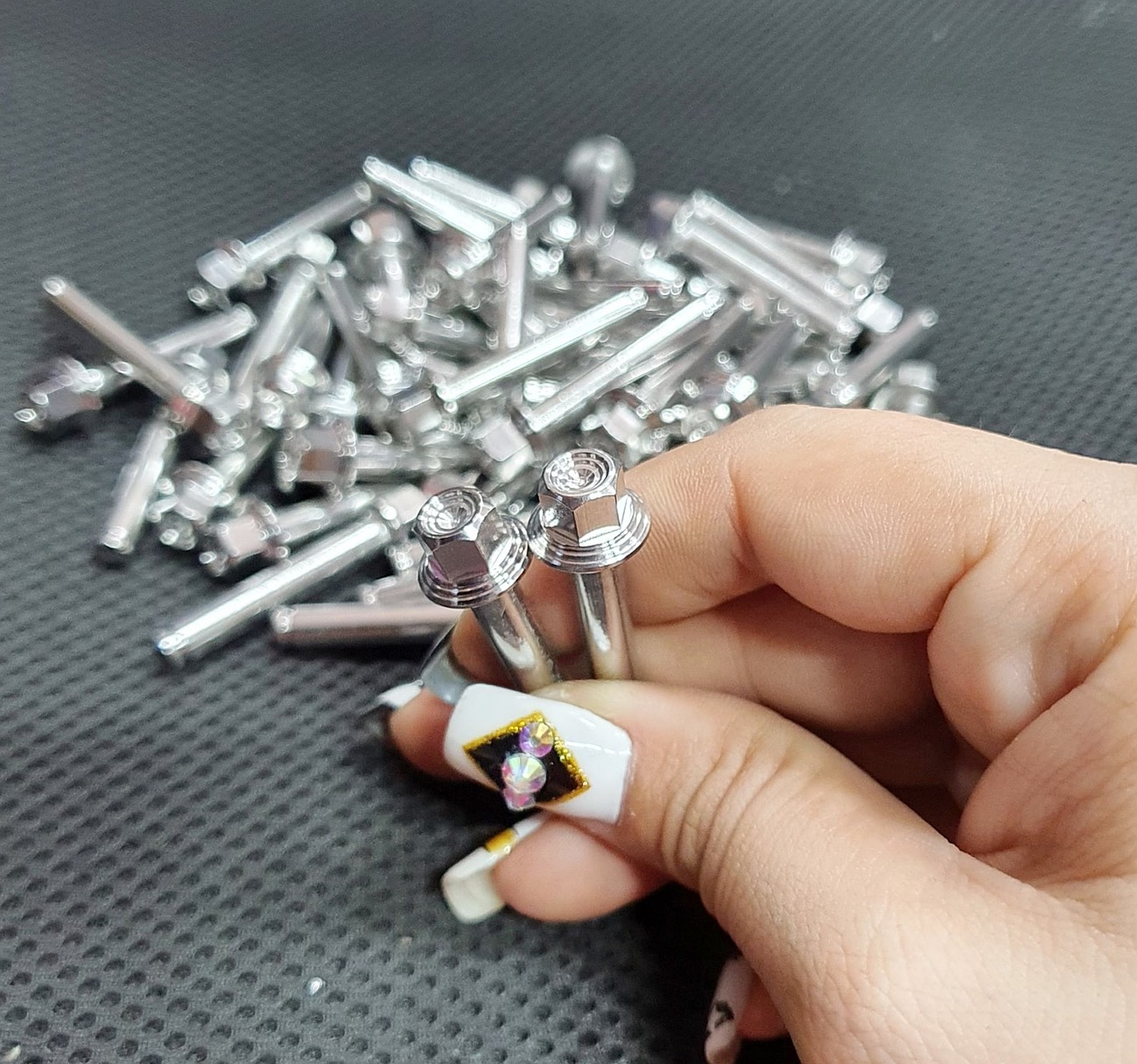 Cặp chốt xỏ gác chân kèm phe gài inox Ya - Hon
