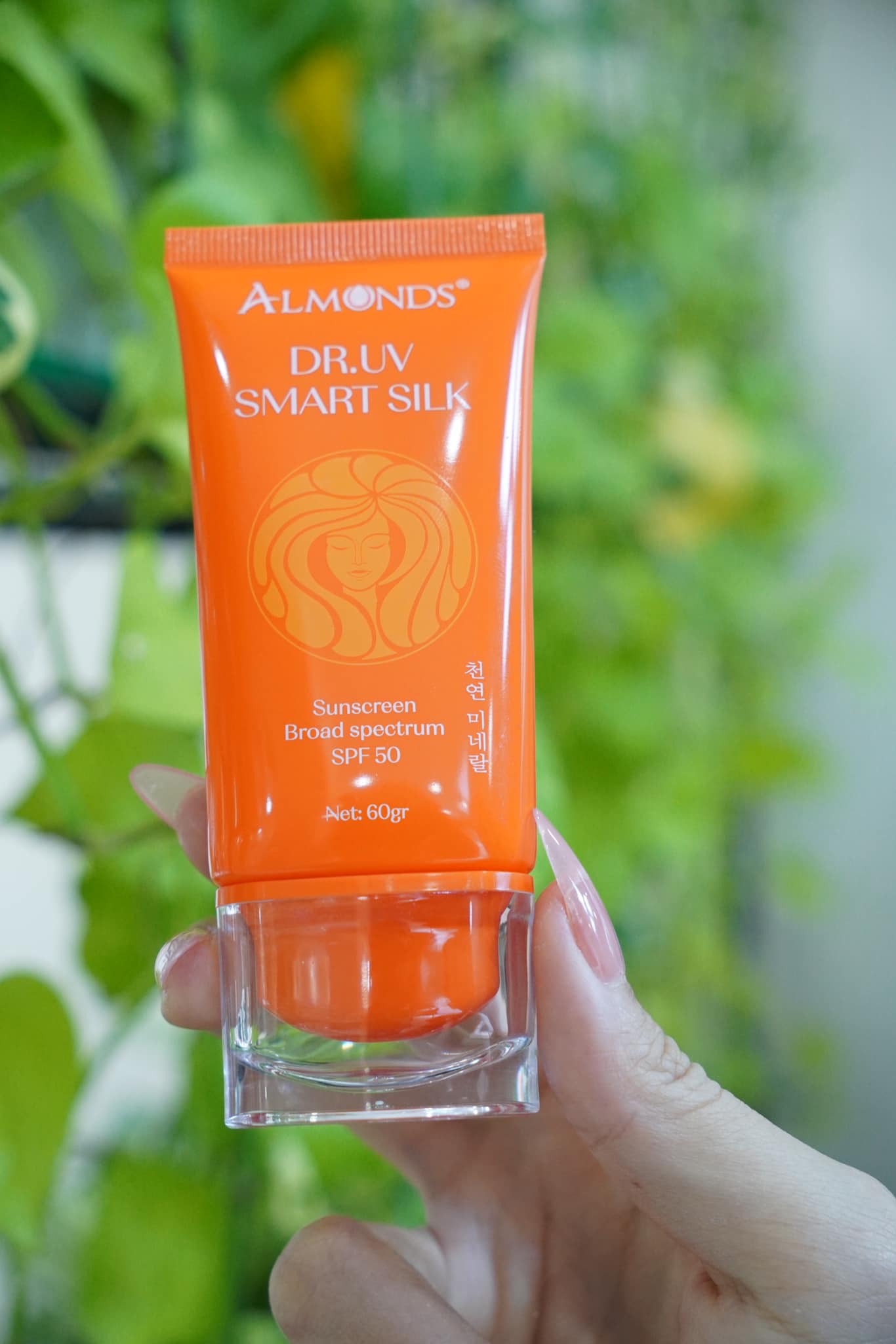 Kem Chống Nắng Almonds Dr.UV Smart Silk SPF 50+ 60g