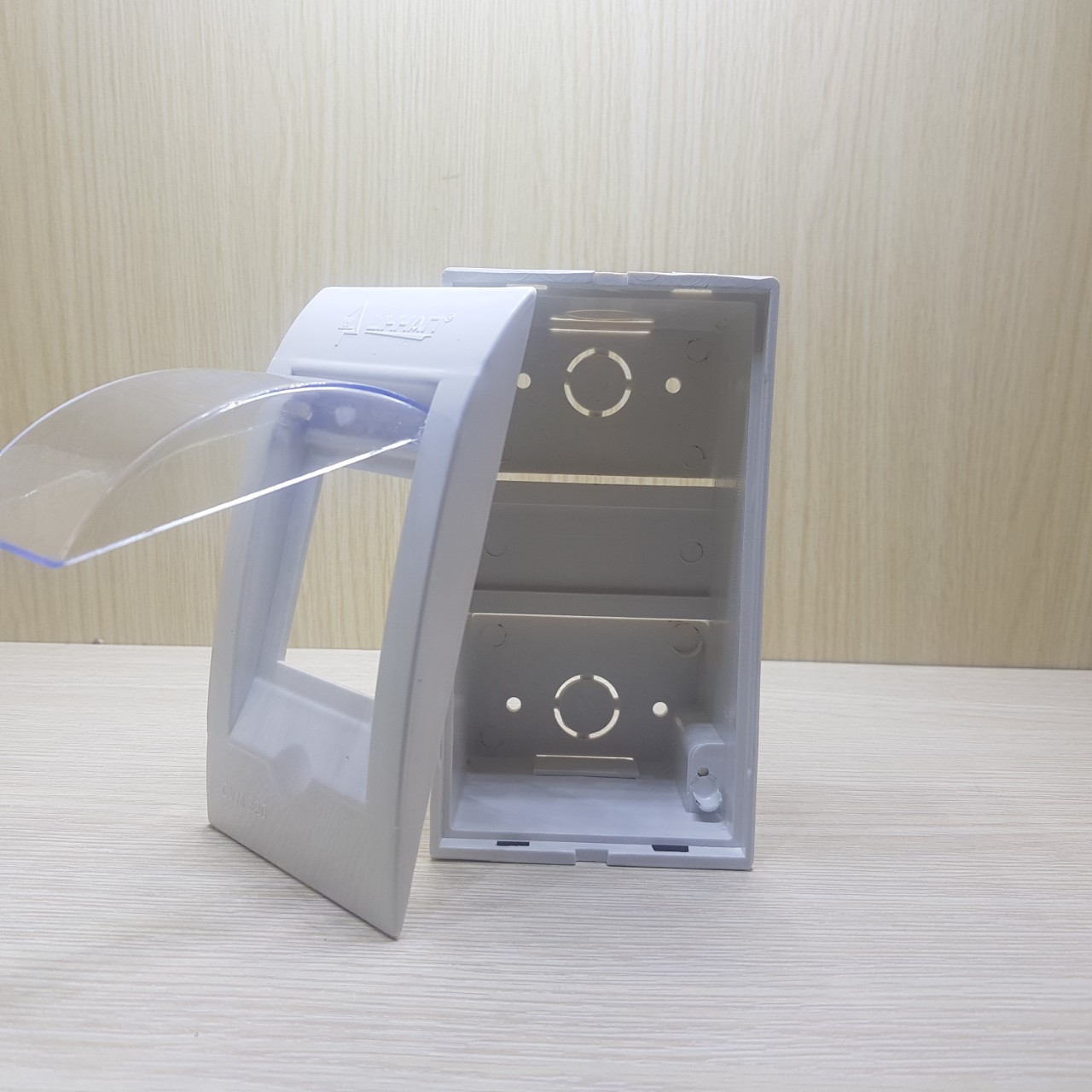 HỘP CB 2 PHA BẮT NỔI HOẶC ÂM