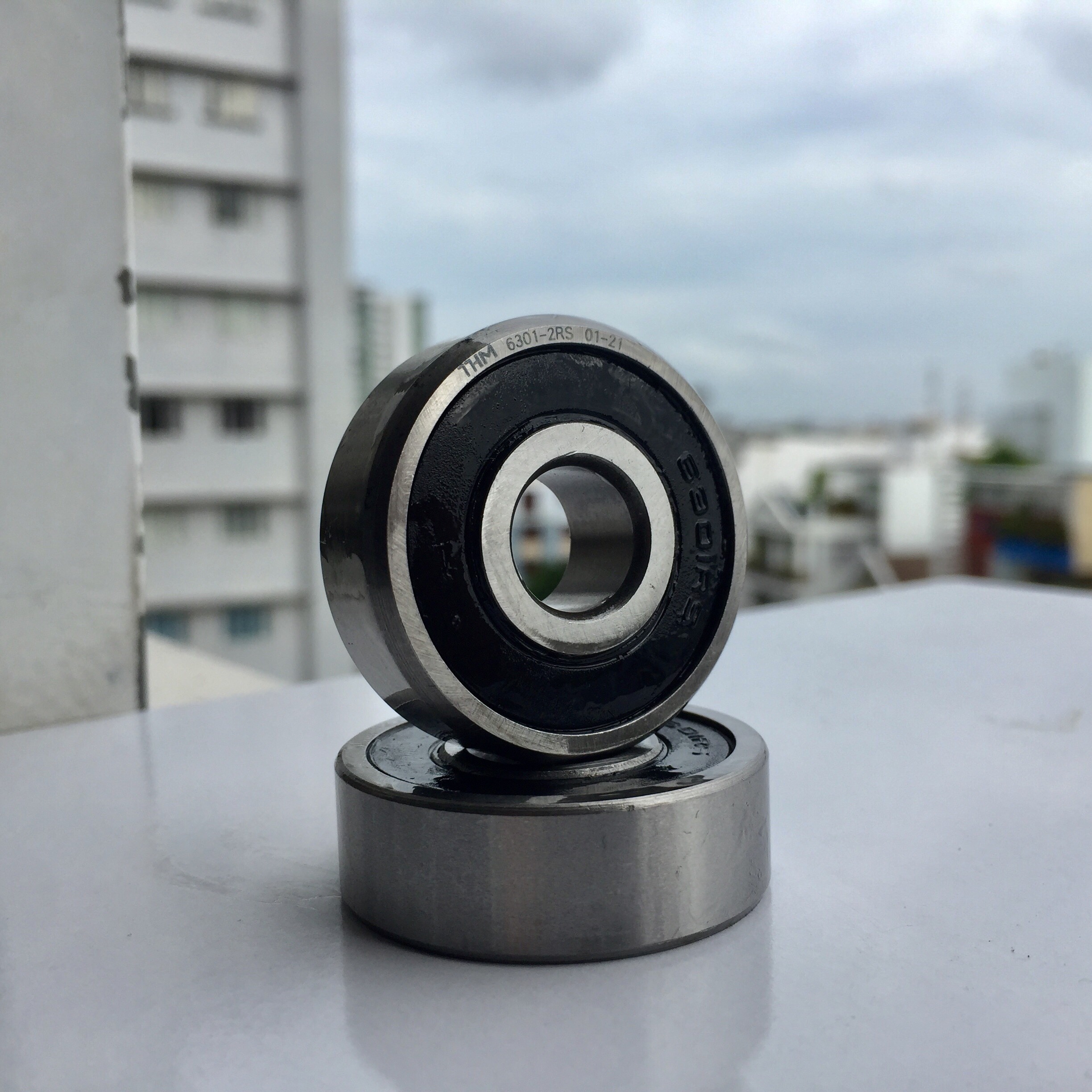 Bạc đạn, vòng bi trục 17mm model 6303-2rs nắp nhựa, chống nước, chống bụi, kích thước 17x47x14mm