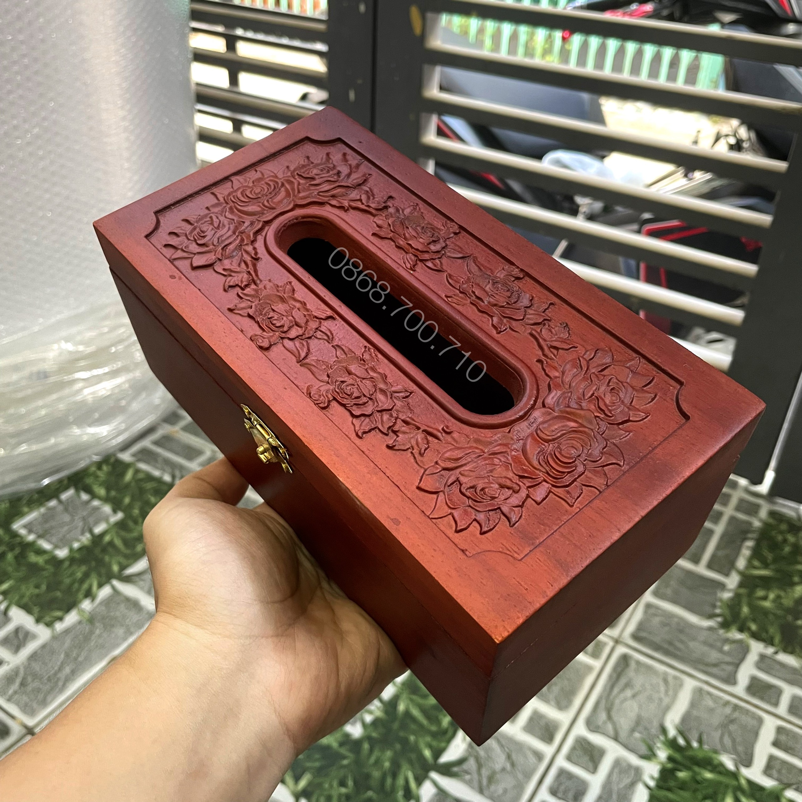 High-Quality Rosewood Tissue Box with Rose Carving